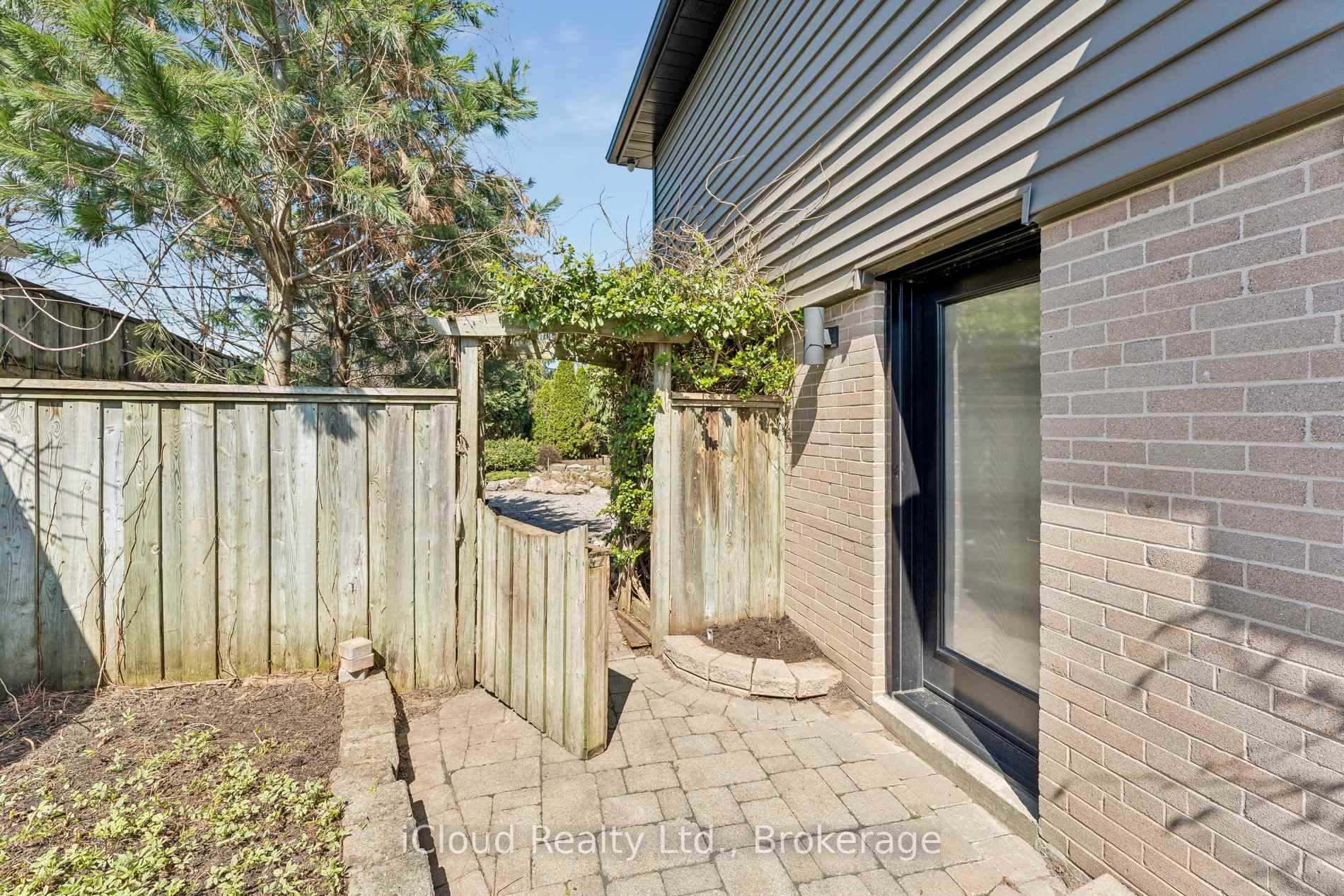 Photo 37 of 43 Ferndale Crescent, Brampton, Brampton East — HOMEH