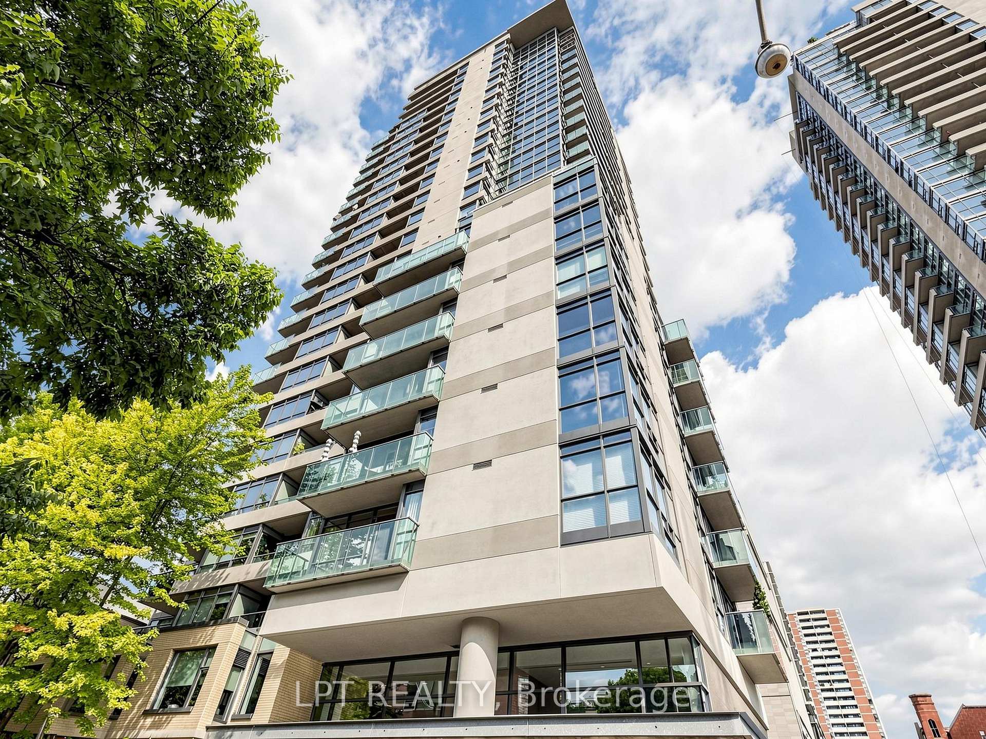 Photo 2 of Unit 1108, 285 Mutual Street, Toronto, Church-Yonge Corridor — HOMEH