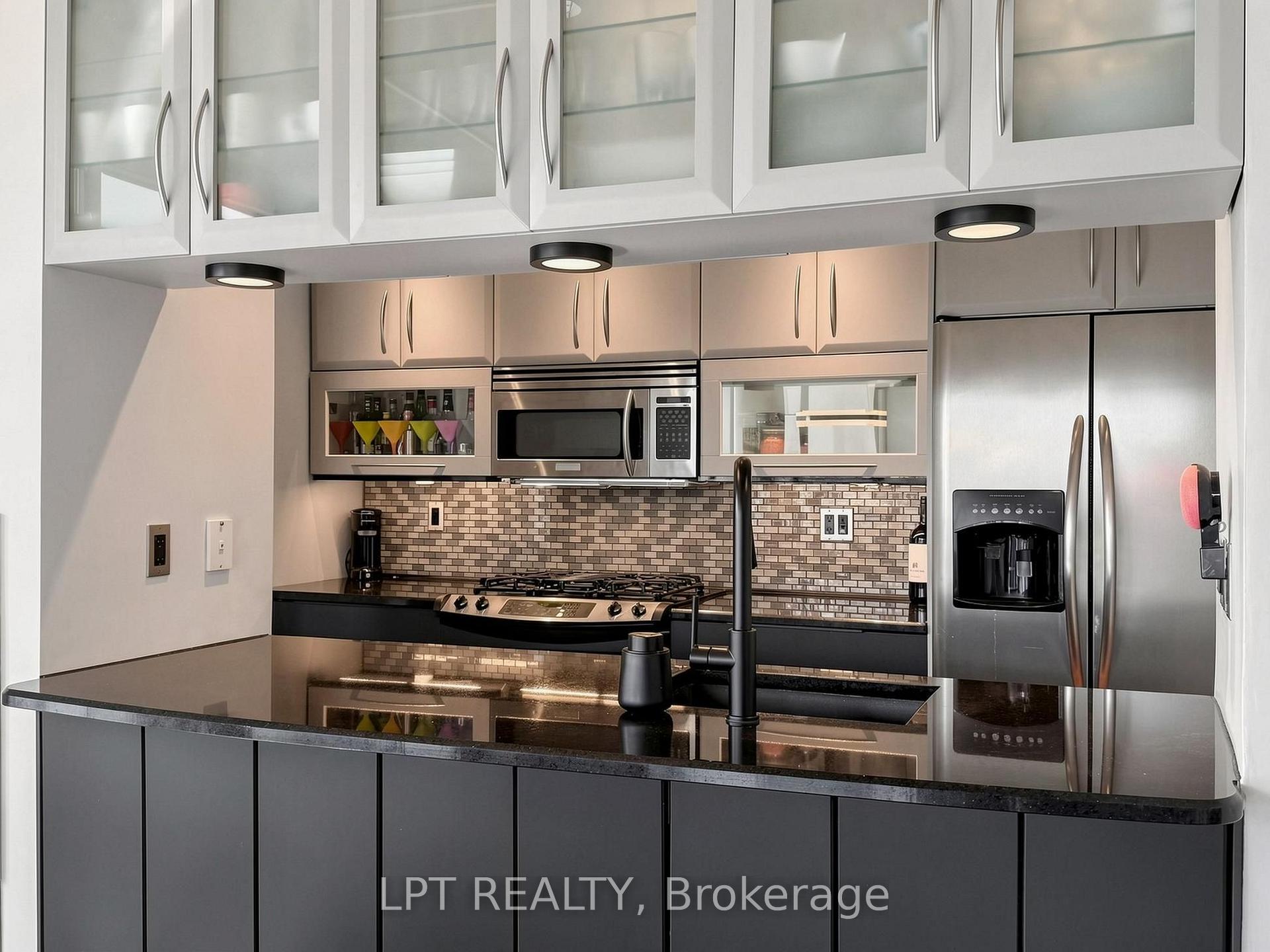 Photo 5 of Unit 1108, 285 Mutual Street, Toronto, Church-Yonge Corridor — HOMEH