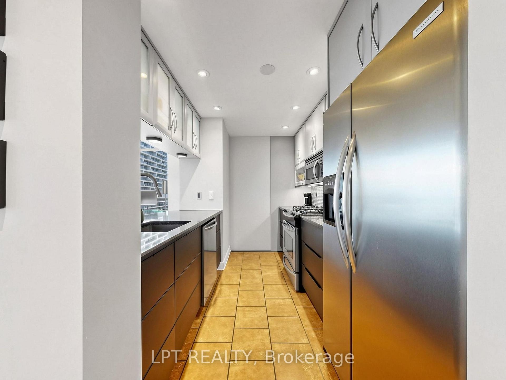 Photo 6 of Unit 1108, 285 Mutual Street, Toronto, Church-Yonge Corridor — HOMEH