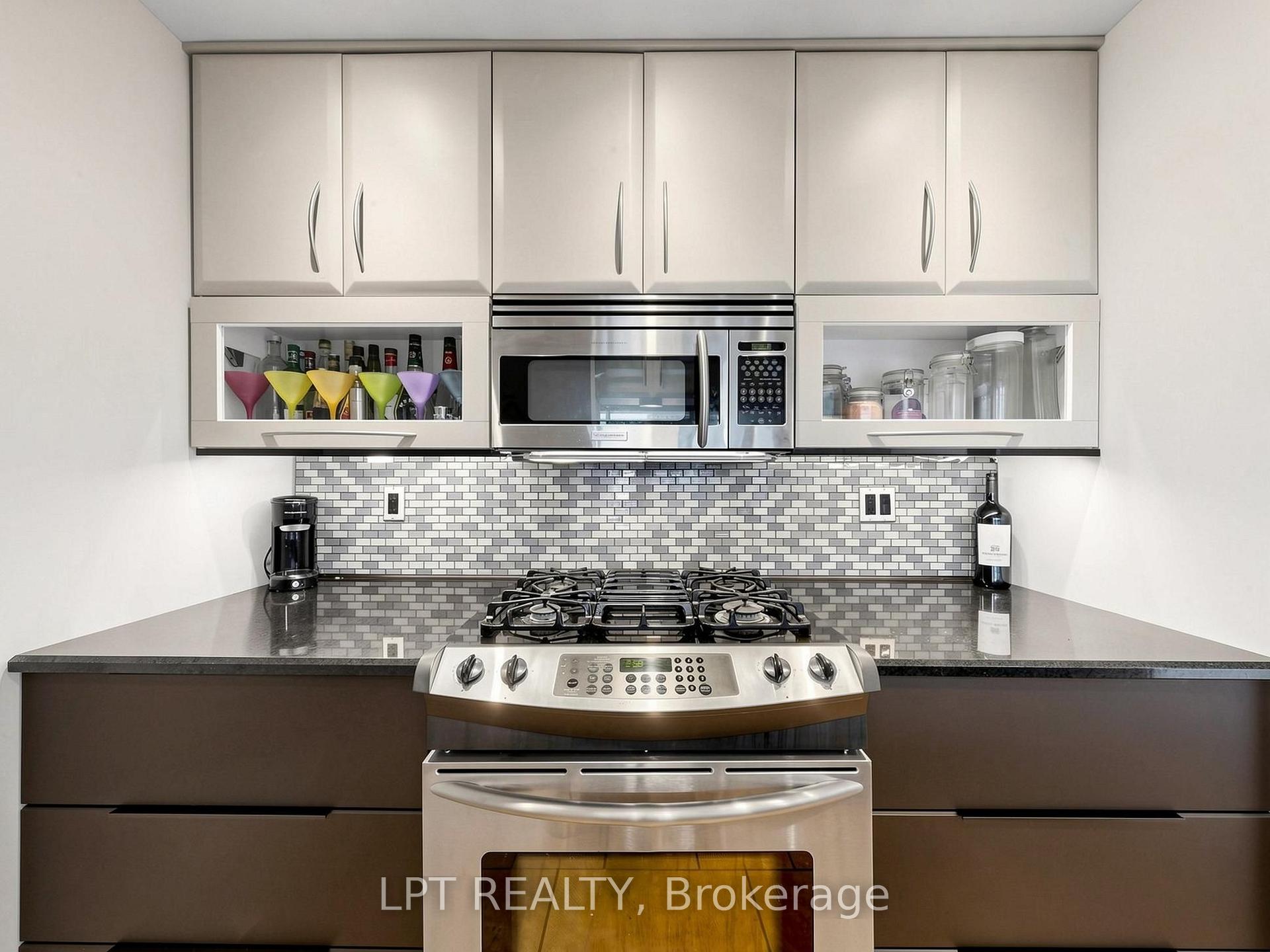 Photo 7 of Unit 1108, 285 Mutual Street, Toronto, Church-Yonge Corridor — HOMEH