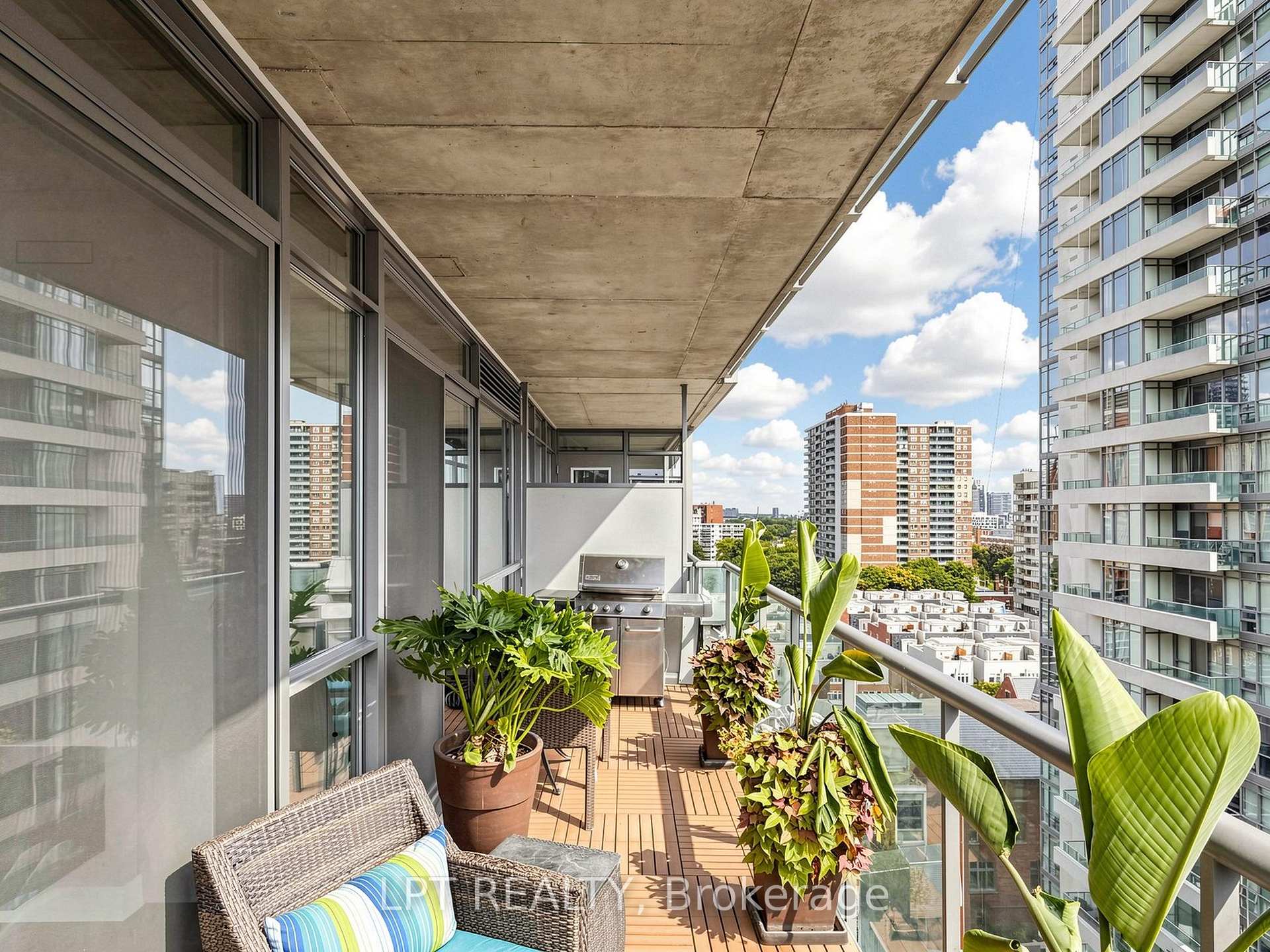 Photo 27 of Unit 1108, 285 Mutual Street, Toronto, Church-Yonge Corridor — HOMEH