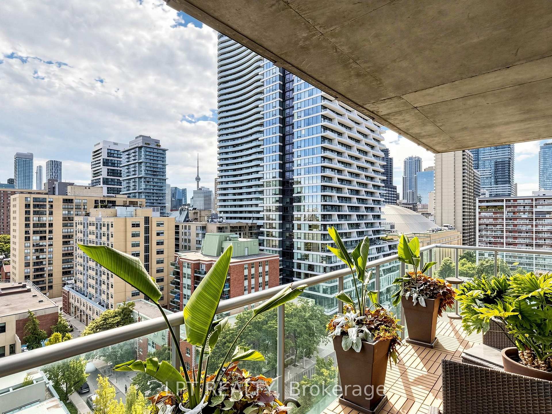 Photo 28 of Unit 1108, 285 Mutual Street, Toronto, Church-Yonge Corridor — HOMEH