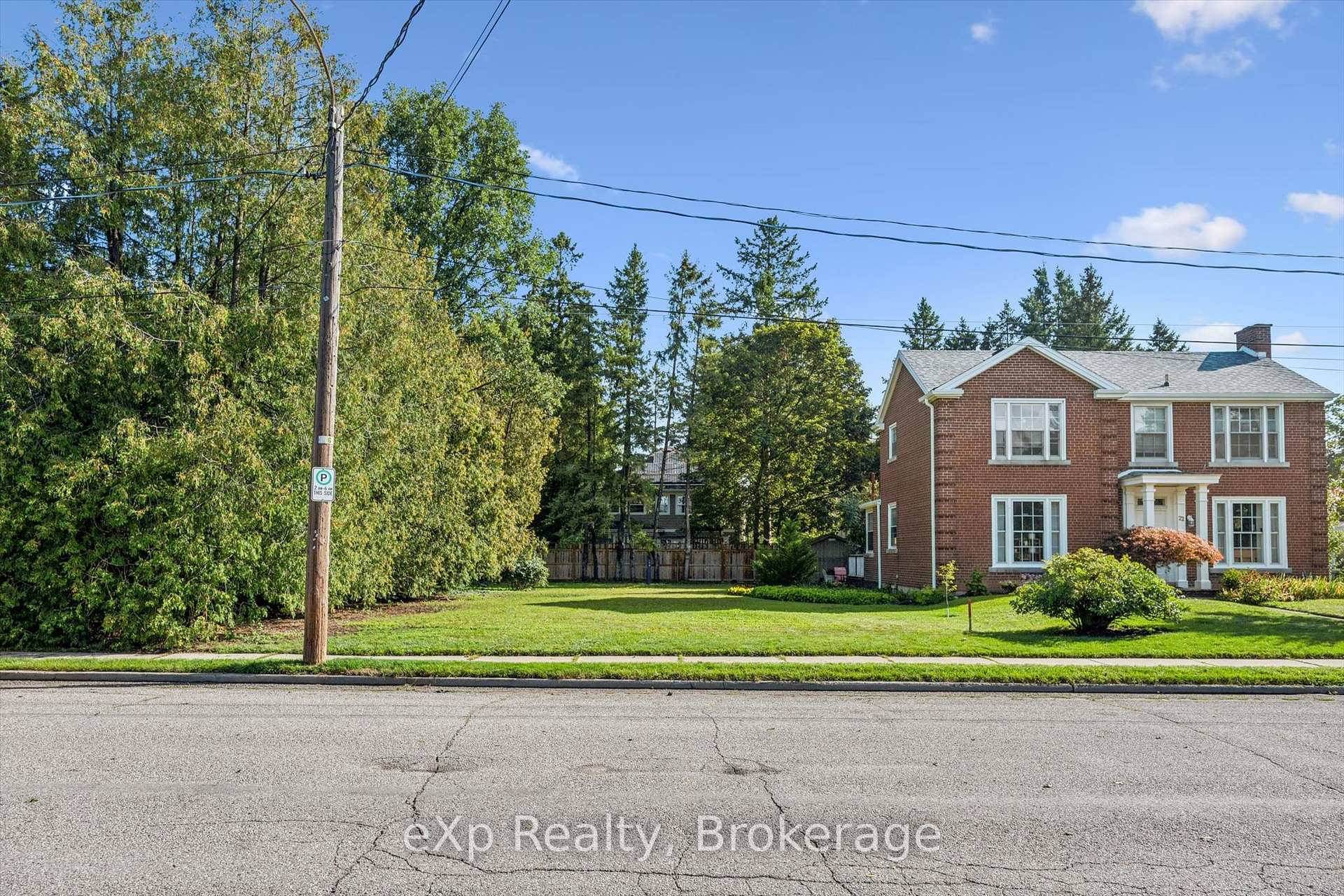 Photo 3 of 18 Prospect Avenue, Guelph, St. George's — HOMEH