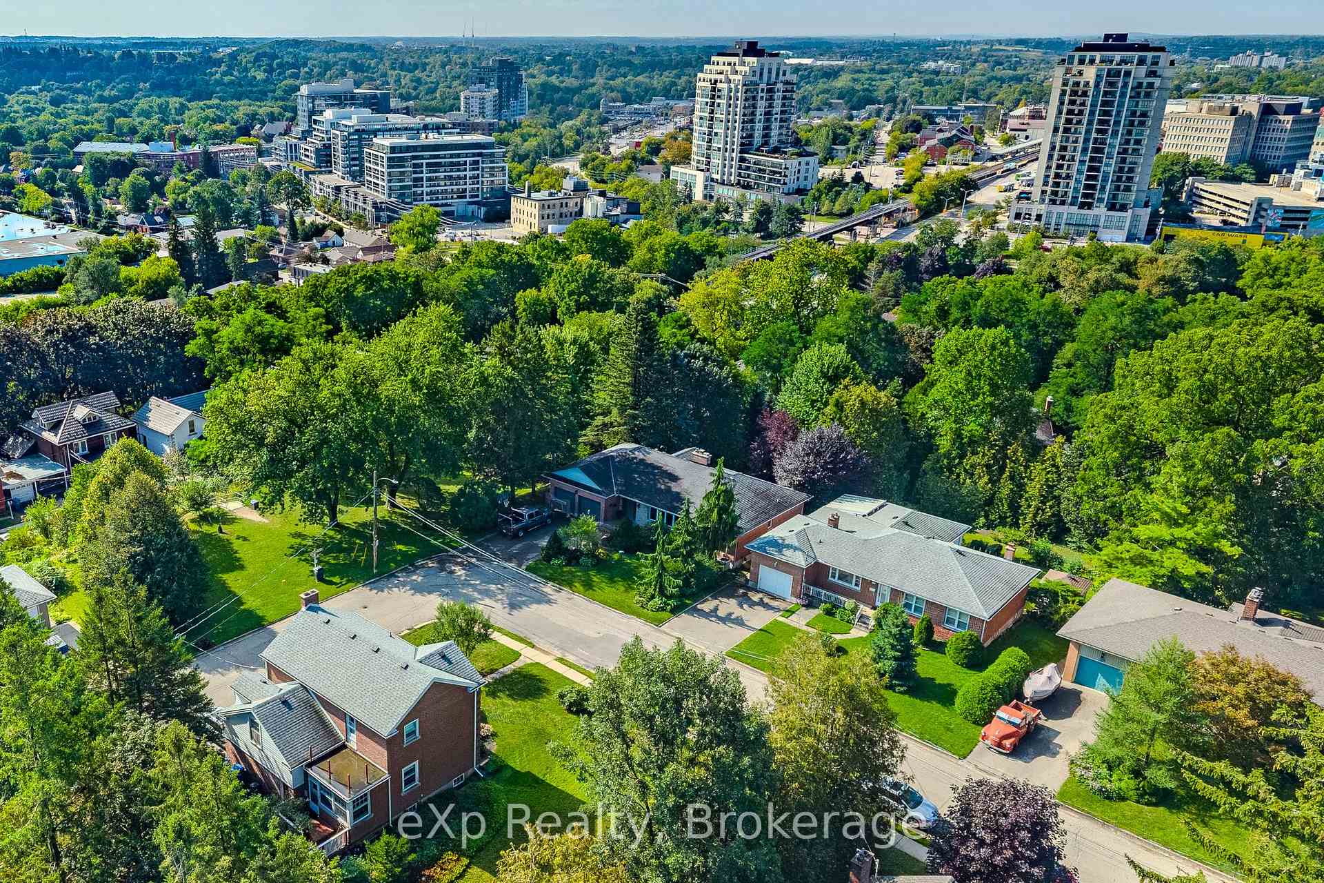 Photo 15 of 18 Prospect Avenue, Guelph, St. George's — HOMEH