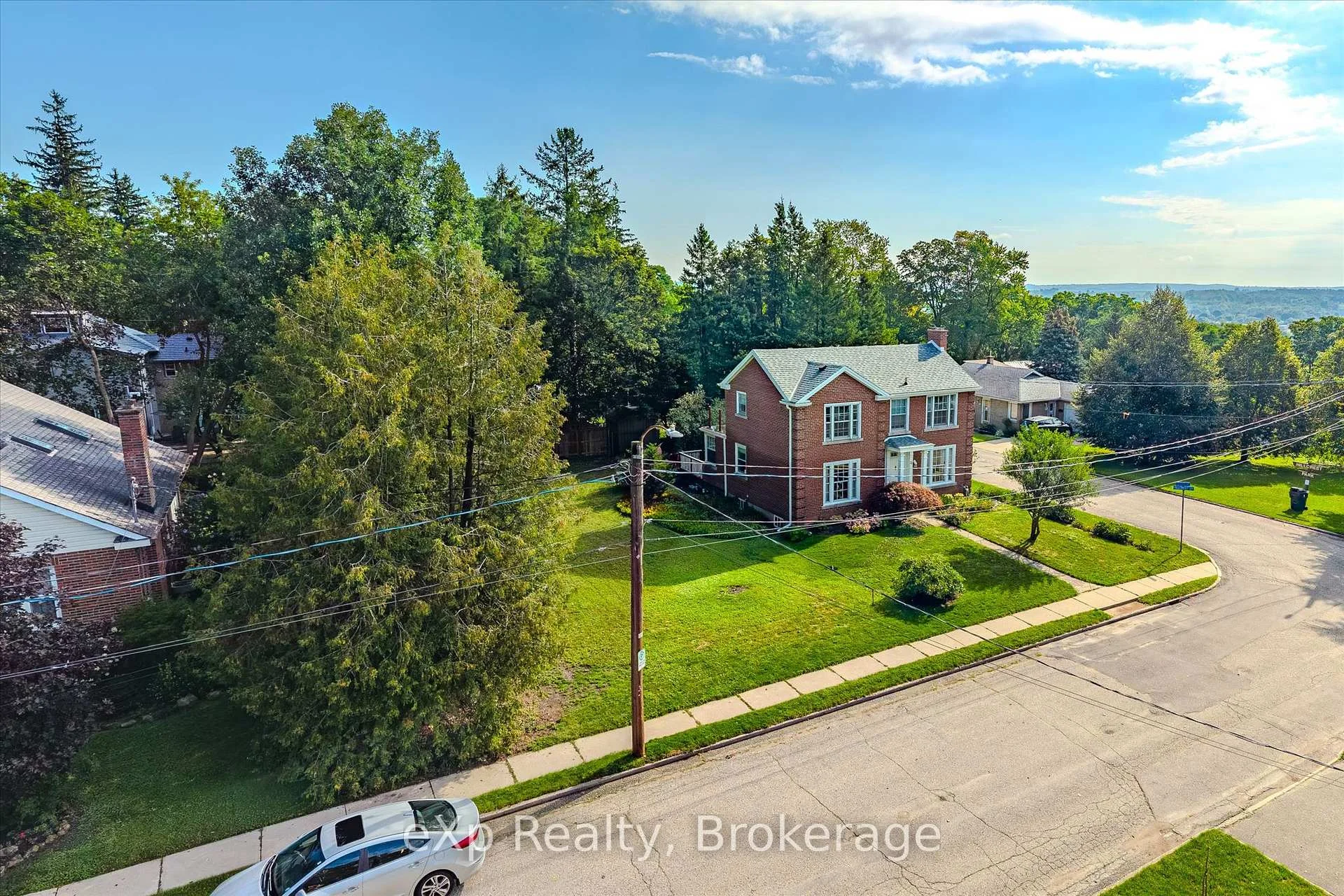 Photo 5 of 18 Prospect Avenue, Guelph, St. George's — HOMEH