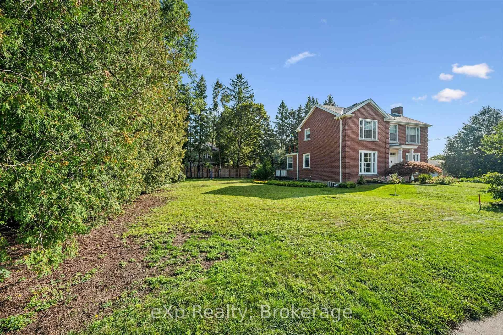 Photo 13 of 18 Prospect Avenue, Guelph, St. George's — HOMEH