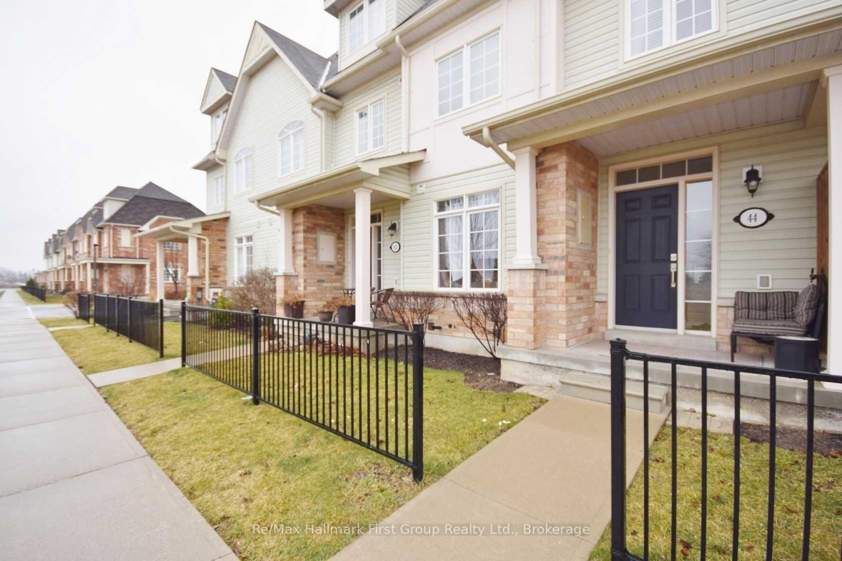 Photo 1 of 44 Wicker Park Way, Whitby, Pringle Creek — HOMEH