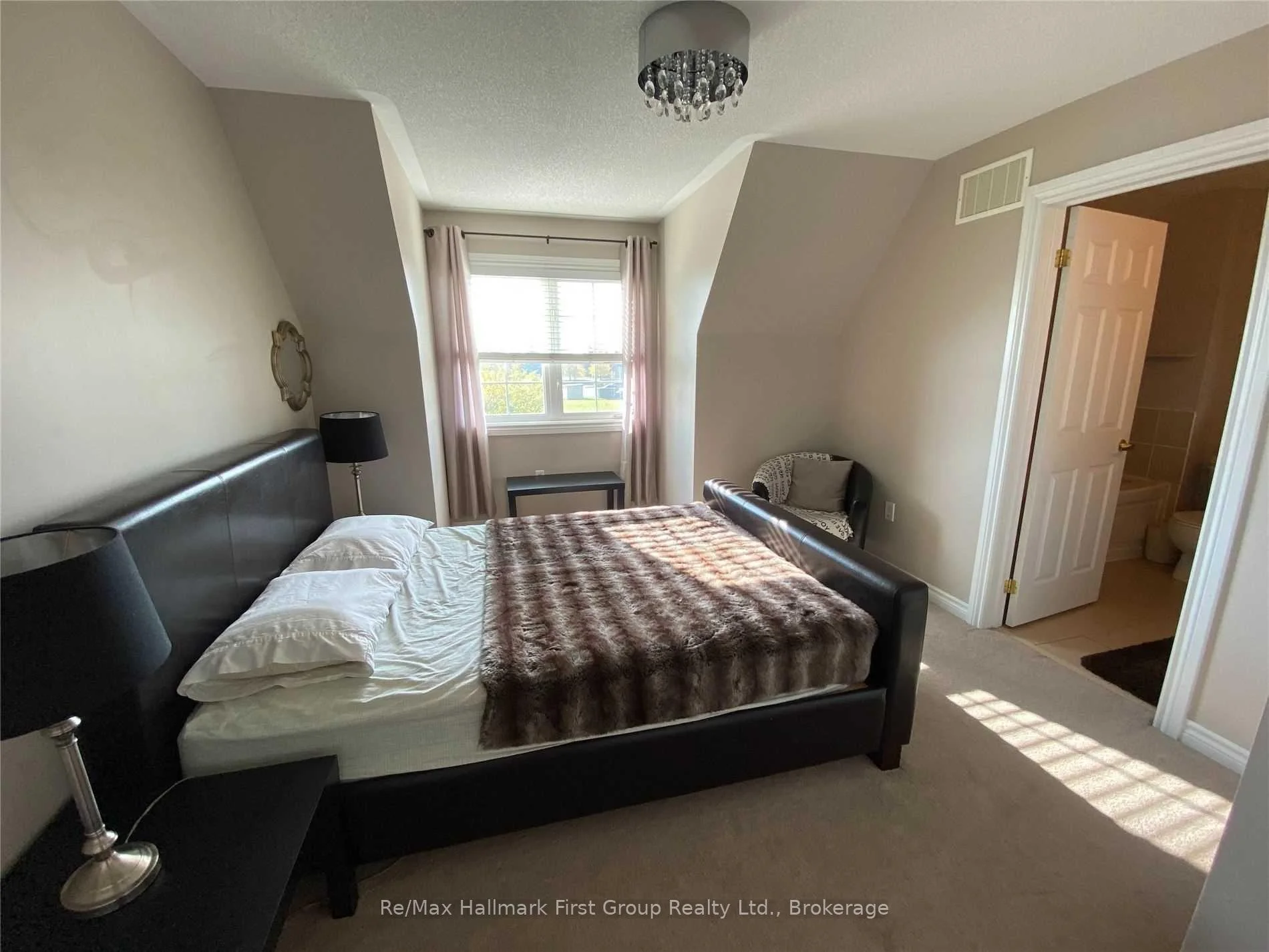 Photo 8 of 44 Wicker Park Way, Whitby, Pringle Creek — HOMEH