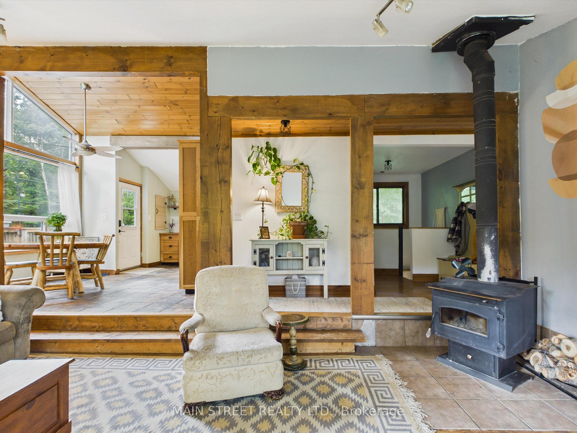 Photo 10 of 1063 Sherwood Forest Road, Bracebridge, Oakley — HOMEH