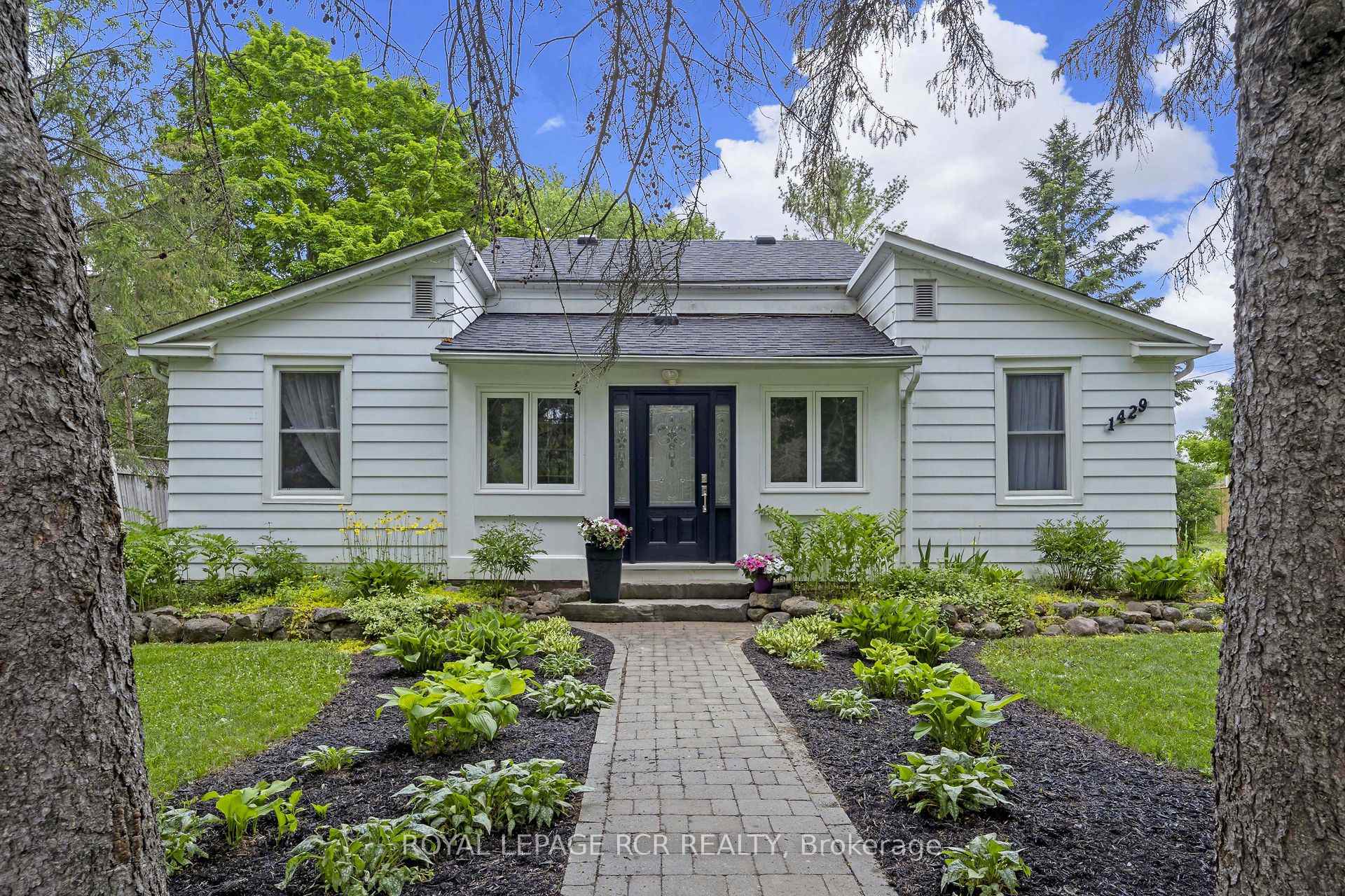 Photo of 1429 Queen Street