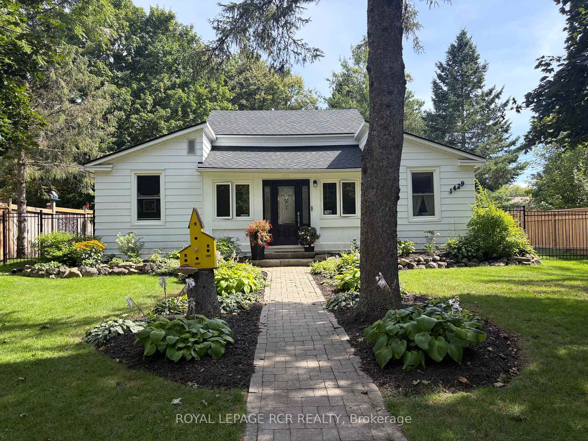 Photo 2 of 1429 Queen Street, Caledon, Alton — HOMEH