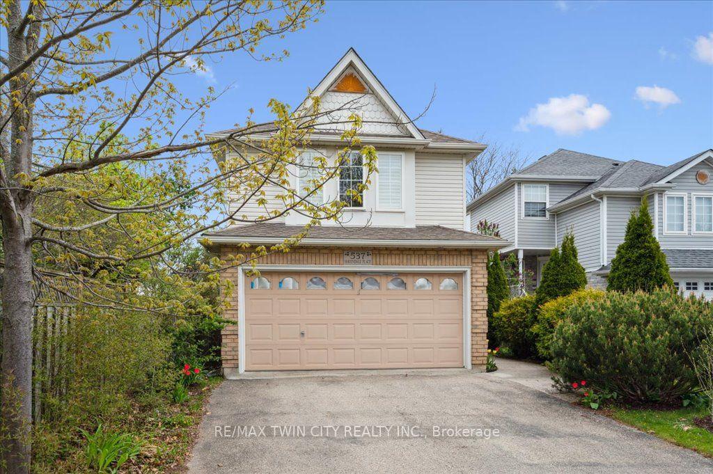 Photo 3 of 537 Havendale Place, Waterloo, Laurelwood — HOMEH