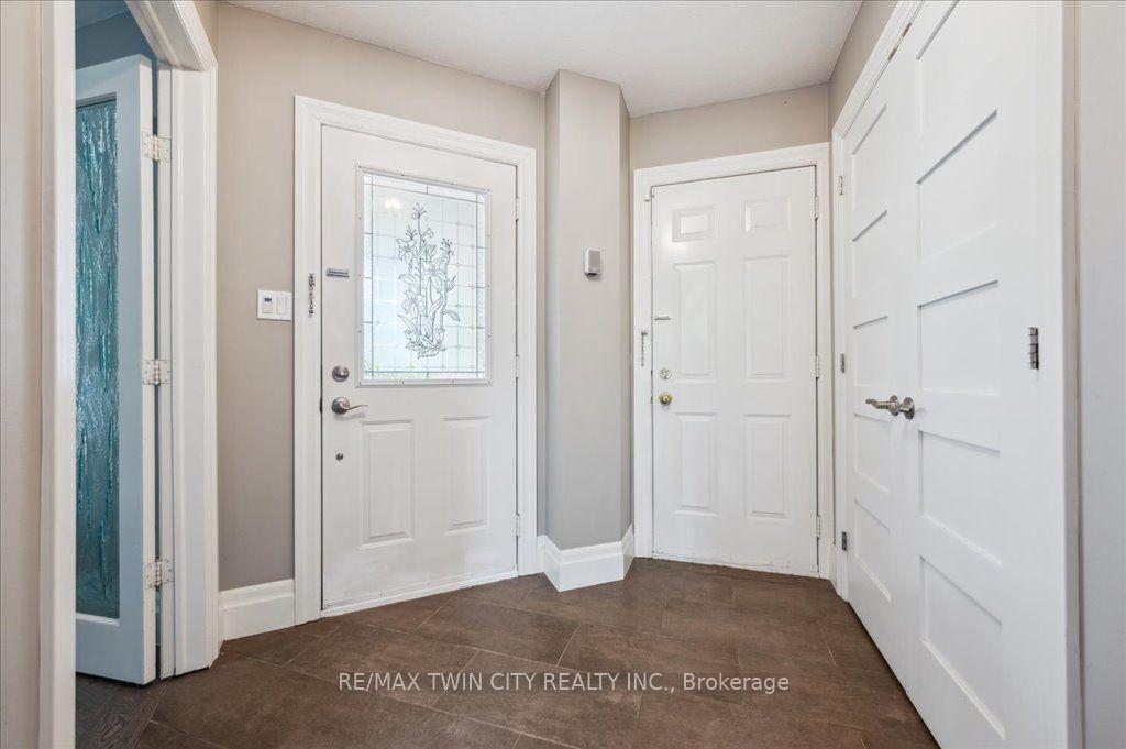 Photo 7 of 537 Havendale Place, Waterloo, Laurelwood — HOMEH