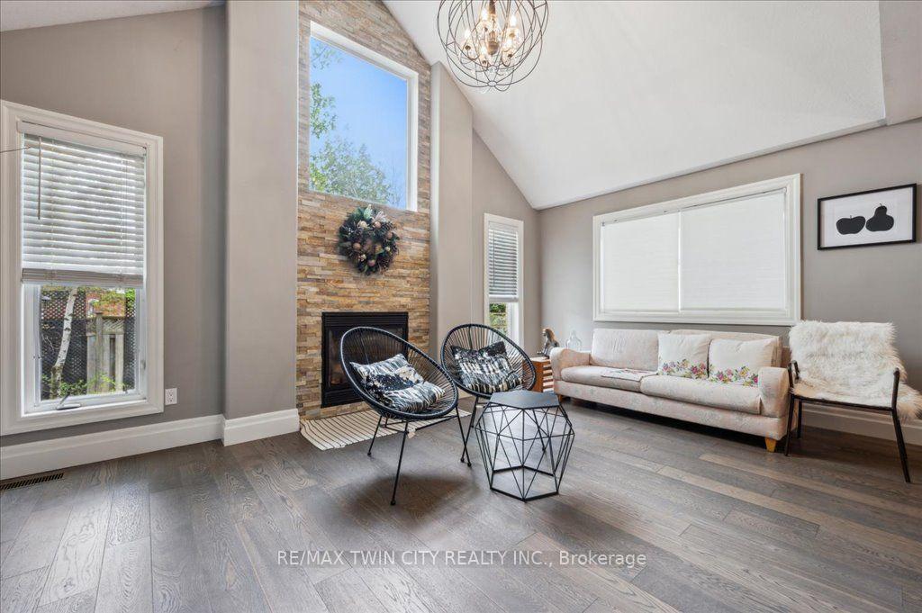 Photo 8 of 537 Havendale Place, Waterloo, Laurelwood — HOMEH
