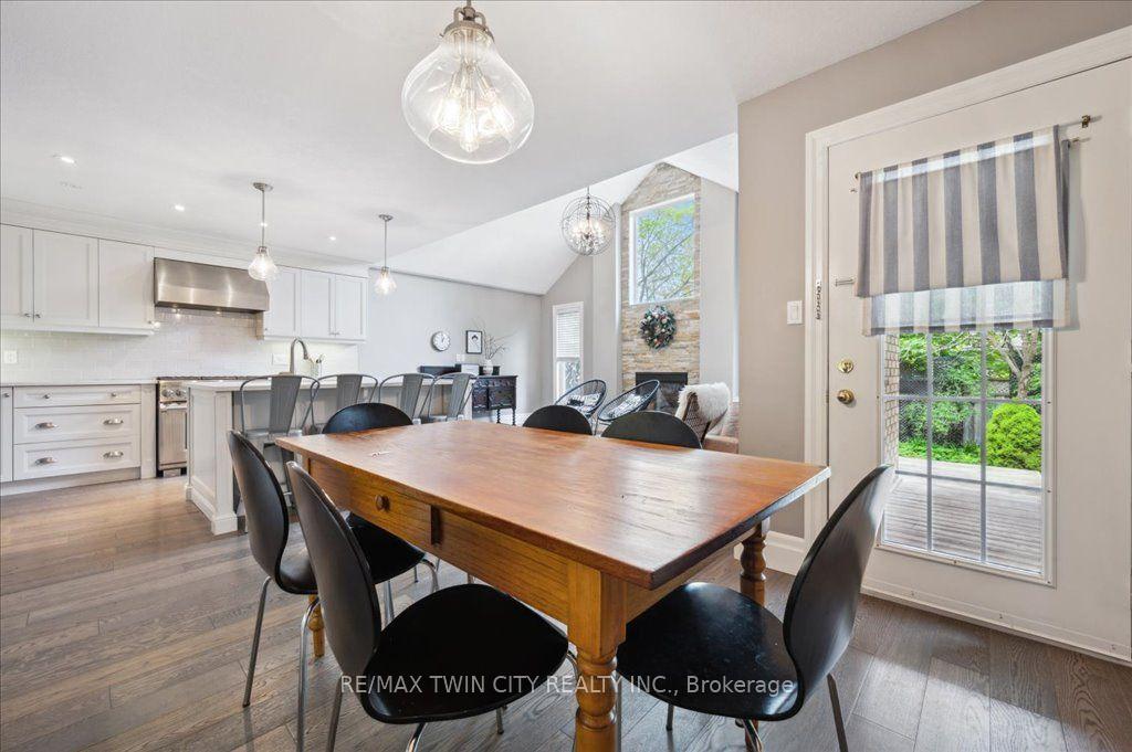 Photo 11 of 537 Havendale Place, Waterloo, Laurelwood — HOMEH