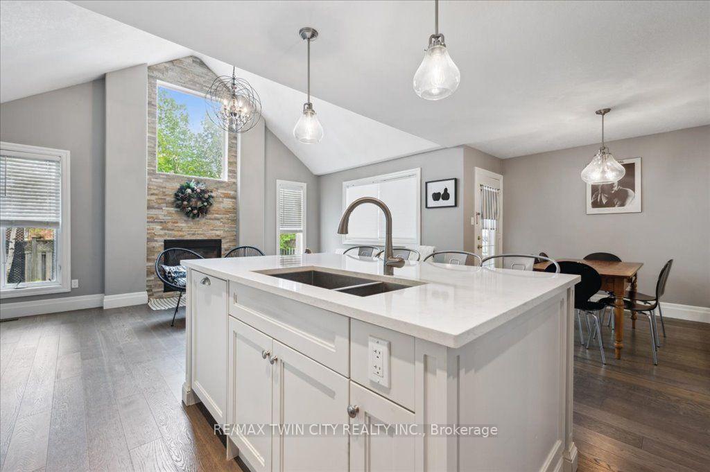 Photo 15 of 537 Havendale Place, Waterloo, Laurelwood — HOMEH