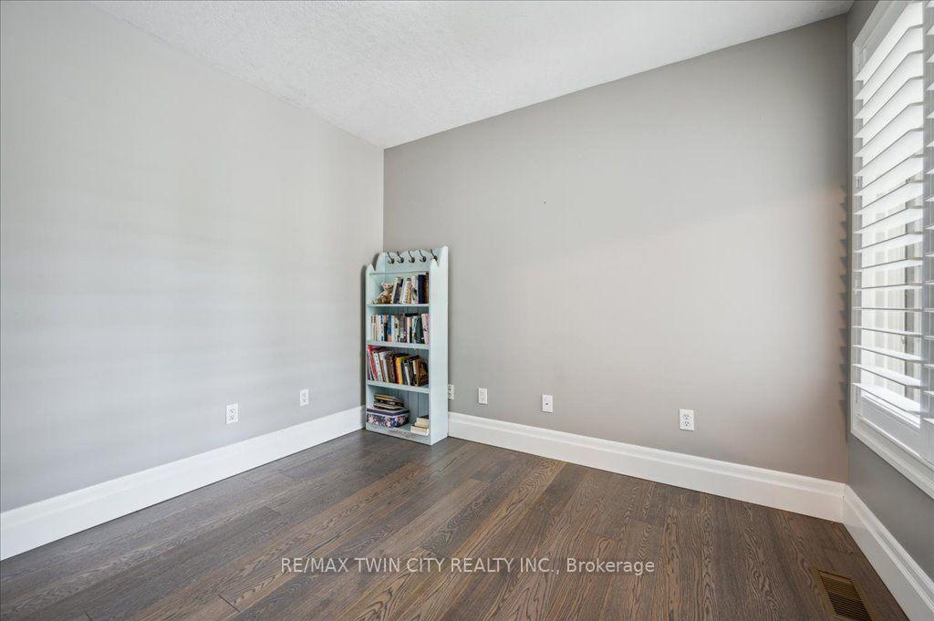 Photo 17 of 537 Havendale Place, Waterloo, Laurelwood — HOMEH