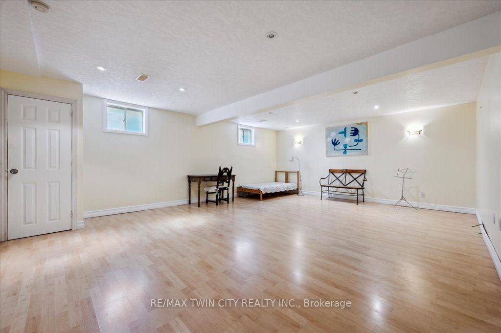 Photo 32 of 537 Havendale Place, Waterloo, Laurelwood — HOMEH