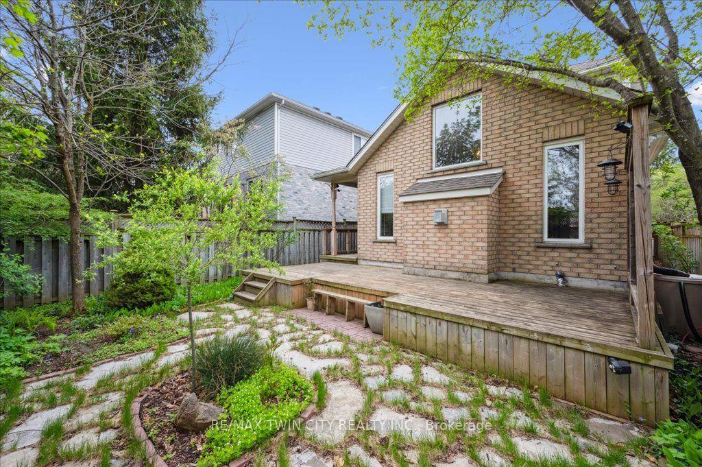 Photo 37 of 537 Havendale Place, Waterloo, Laurelwood — HOMEH