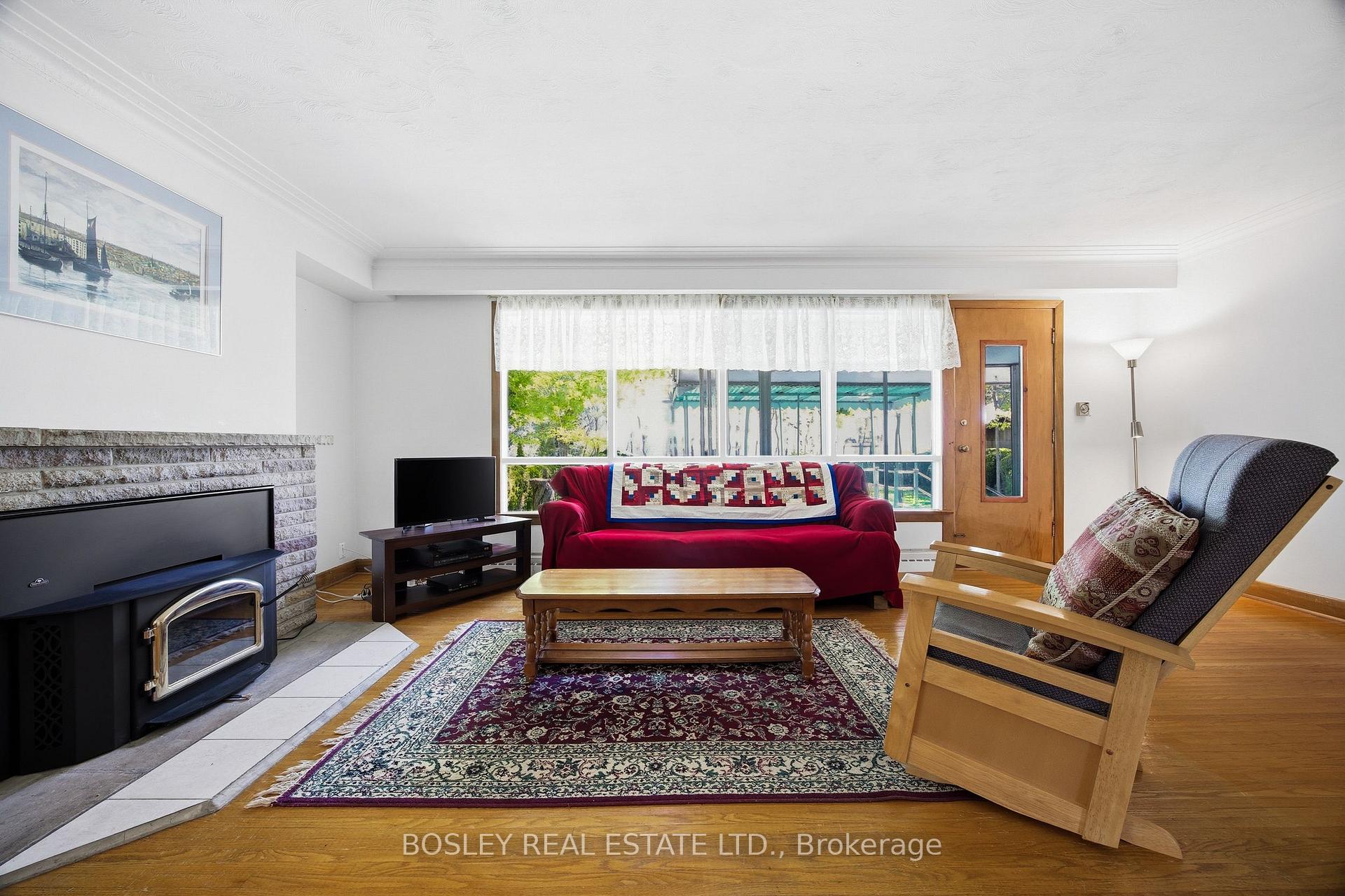 Photo 13 of 133 Sylvan Avenue, Scarborough, Scarborough Village — HOMEH