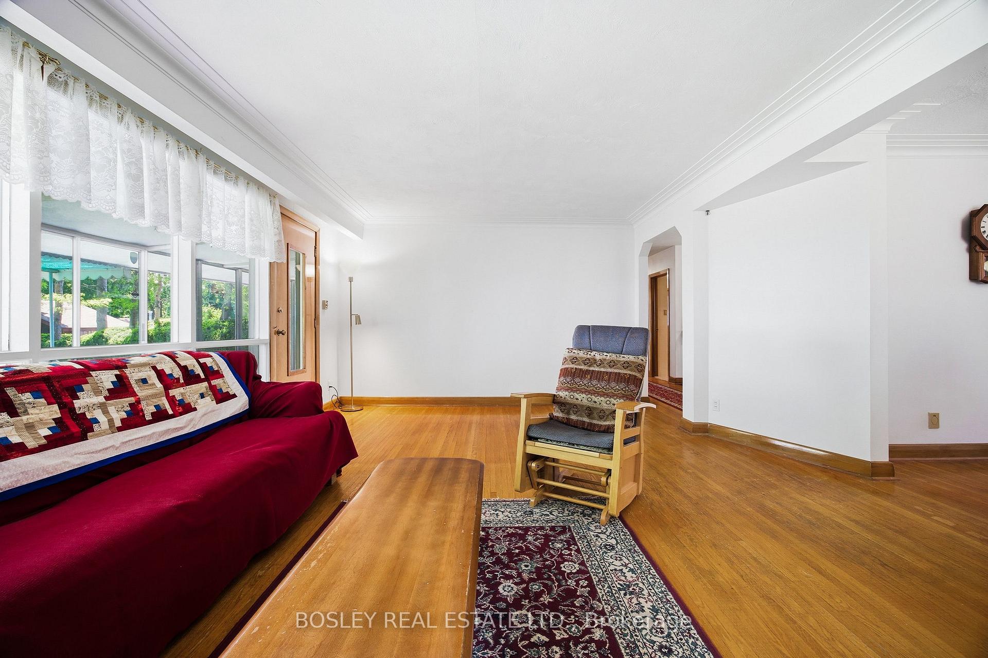 Photo 14 of 133 Sylvan Avenue, Scarborough, Scarborough Village — HOMEH