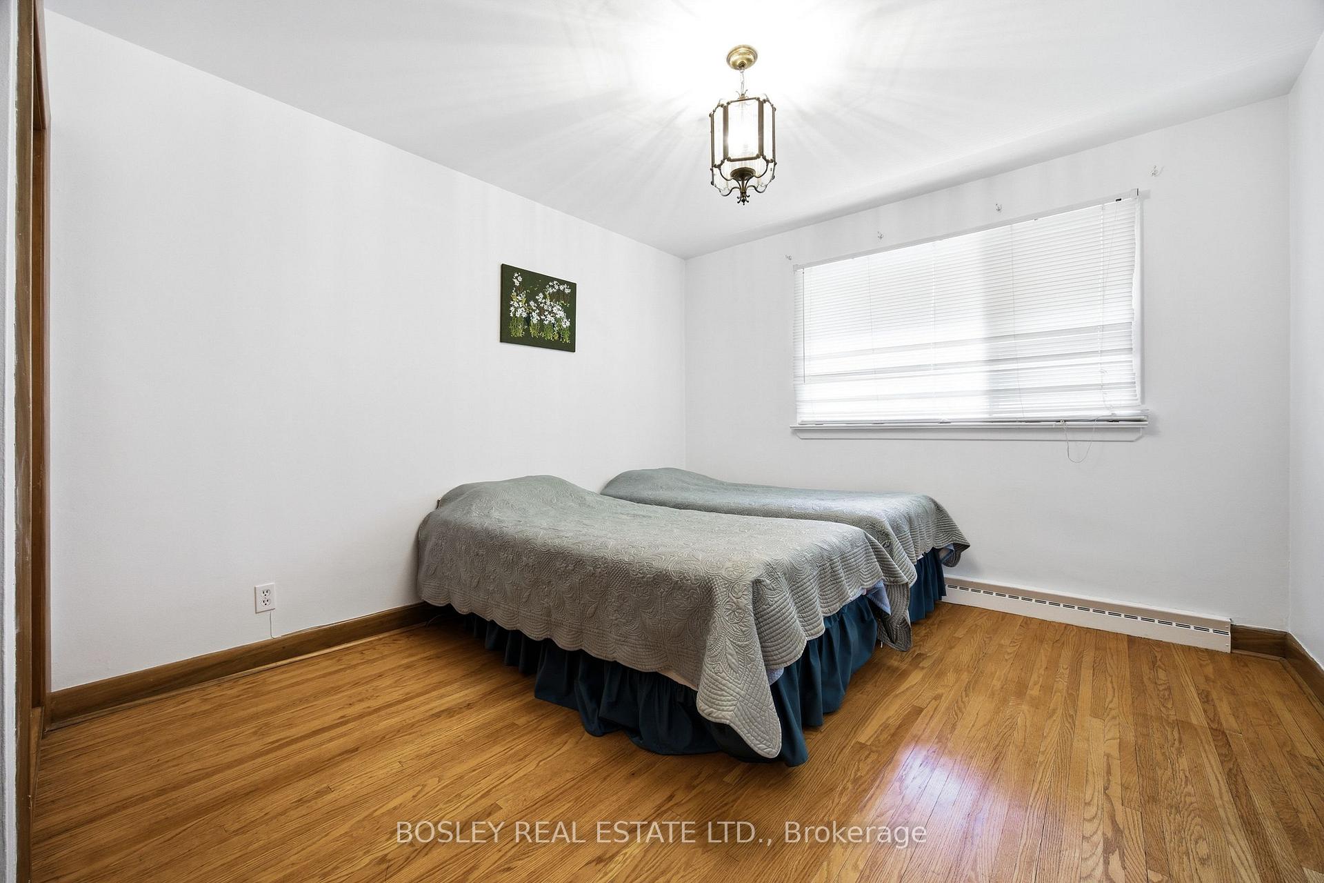 Photo 26 of 133 Sylvan Avenue, Scarborough, Scarborough Village — HOMEH