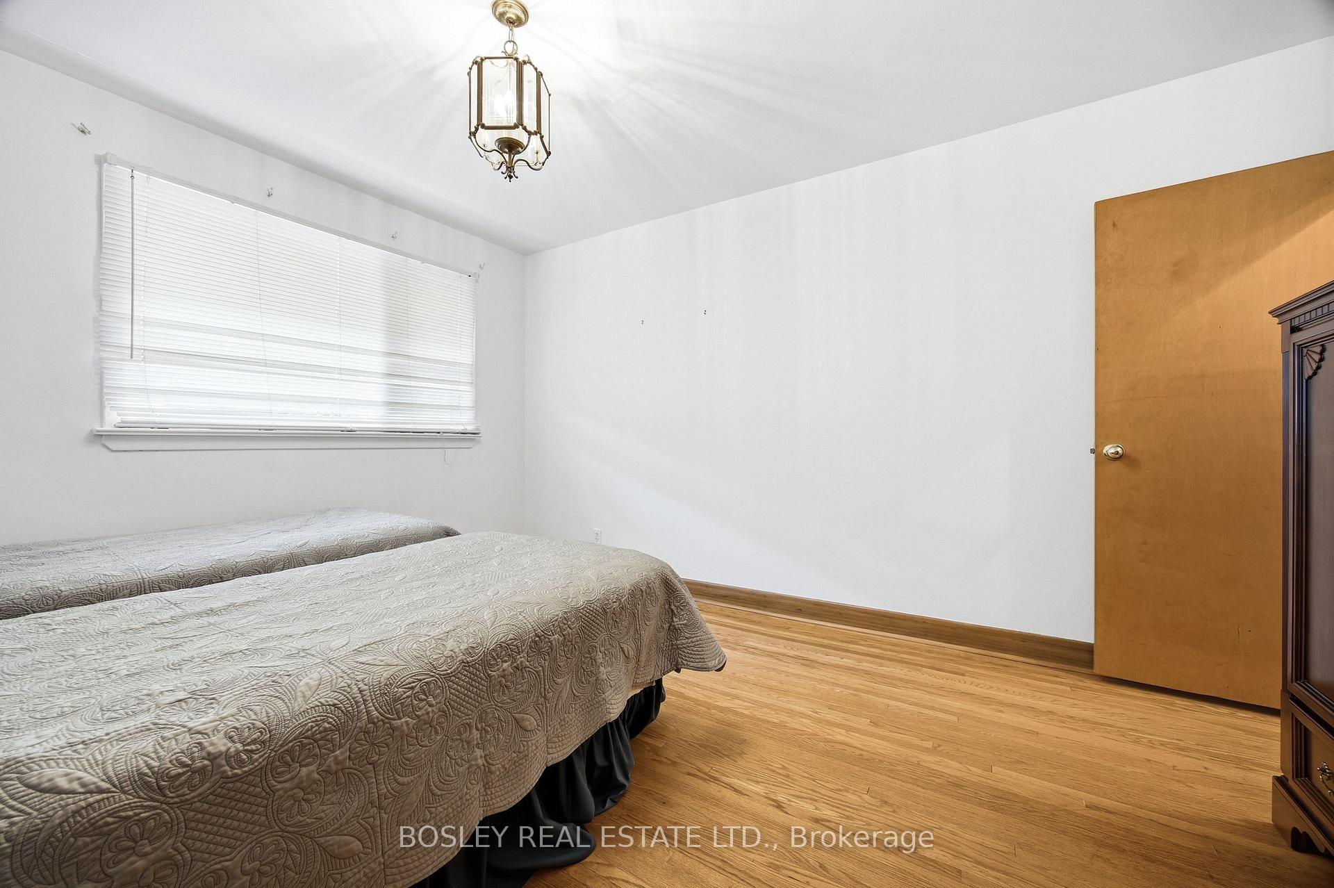 Photo 27 of 133 Sylvan Avenue, Scarborough, Scarborough Village — HOMEH