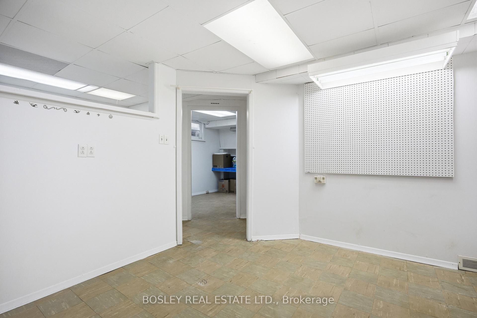 Photo 33 of 133 Sylvan Avenue, Scarborough, Scarborough Village — HOMEH