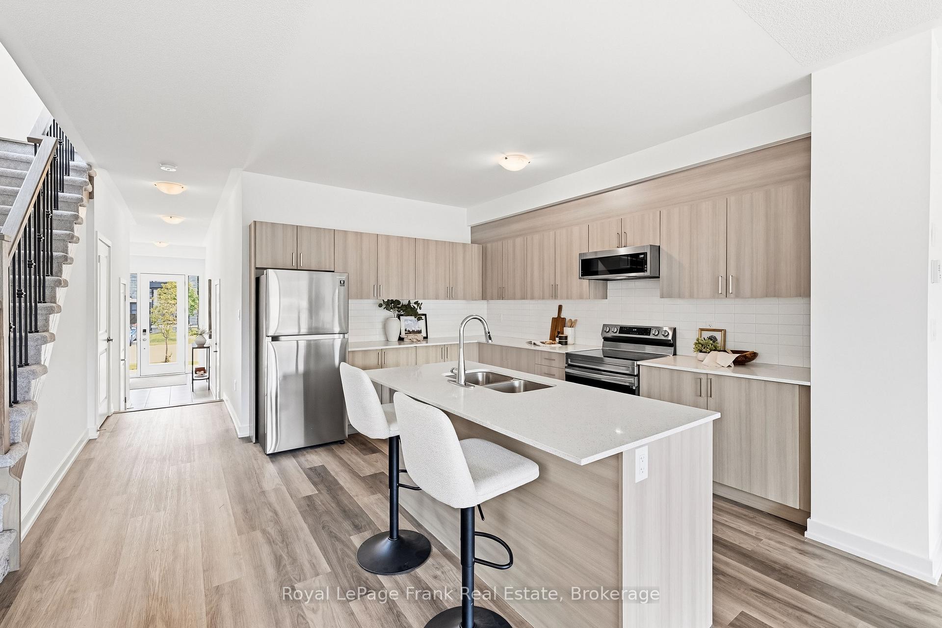 Photo 7 of 63 Pine Gate Place, Whitby, Williamsburg — HOMEH