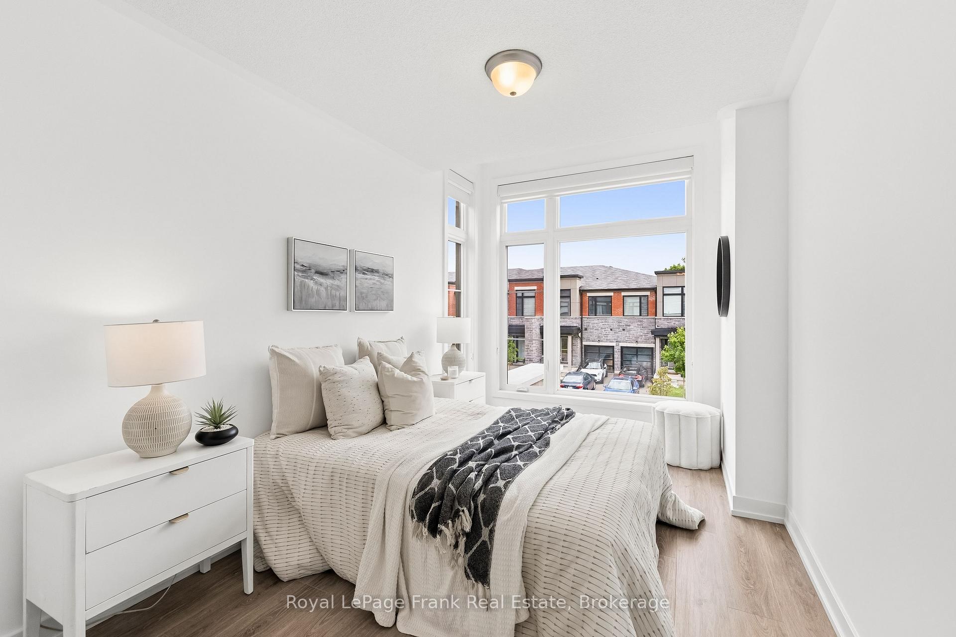 Photo 27 of 63 Pine Gate Place, Whitby, Williamsburg — HOMEH