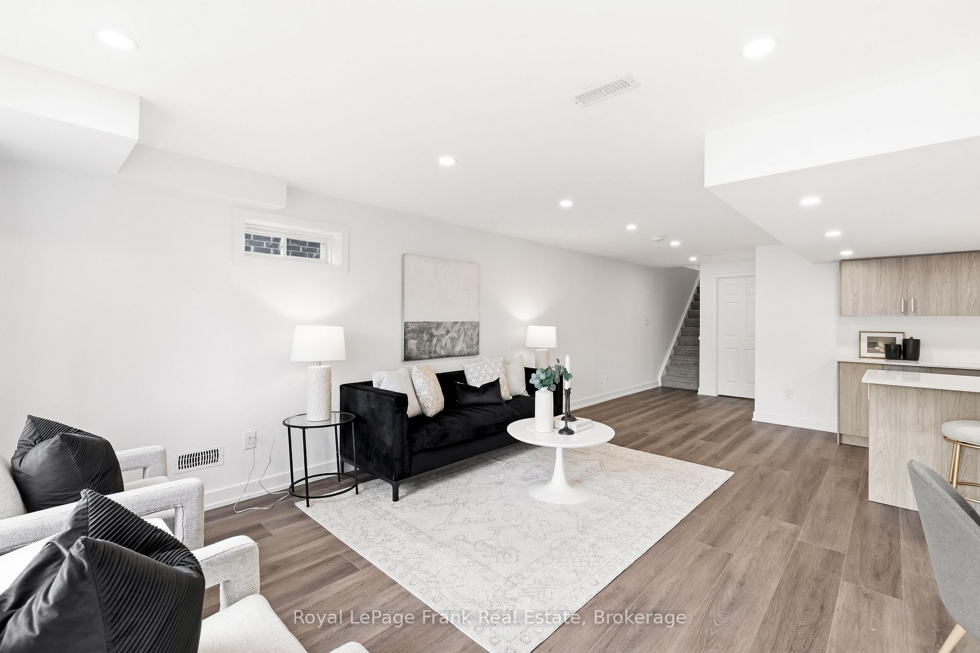 Photo 38 of 63 Pine Gate Place, Whitby, Williamsburg — HOMEH