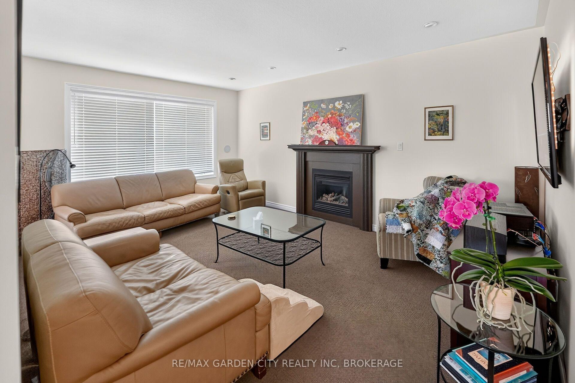 Photo 9 of 4039 Barry Drive, Lincoln, Beamsville — HOMEH