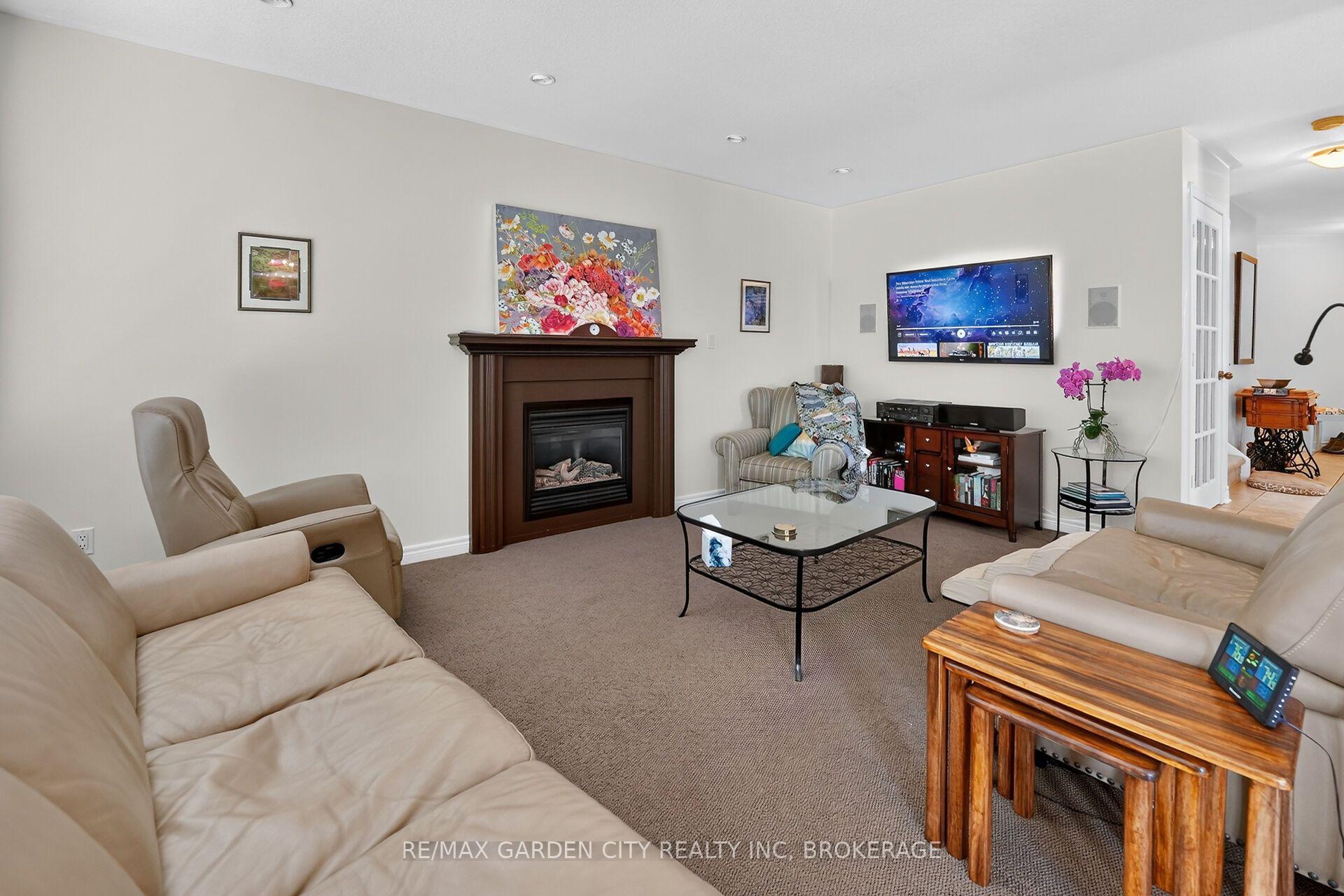 Photo 10 of 4039 Barry Drive, Lincoln, Beamsville — HOMEH