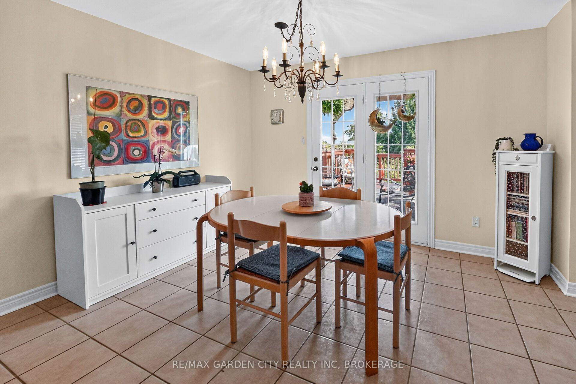 Photo 14 of 4039 Barry Drive, Lincoln, Beamsville — HOMEH