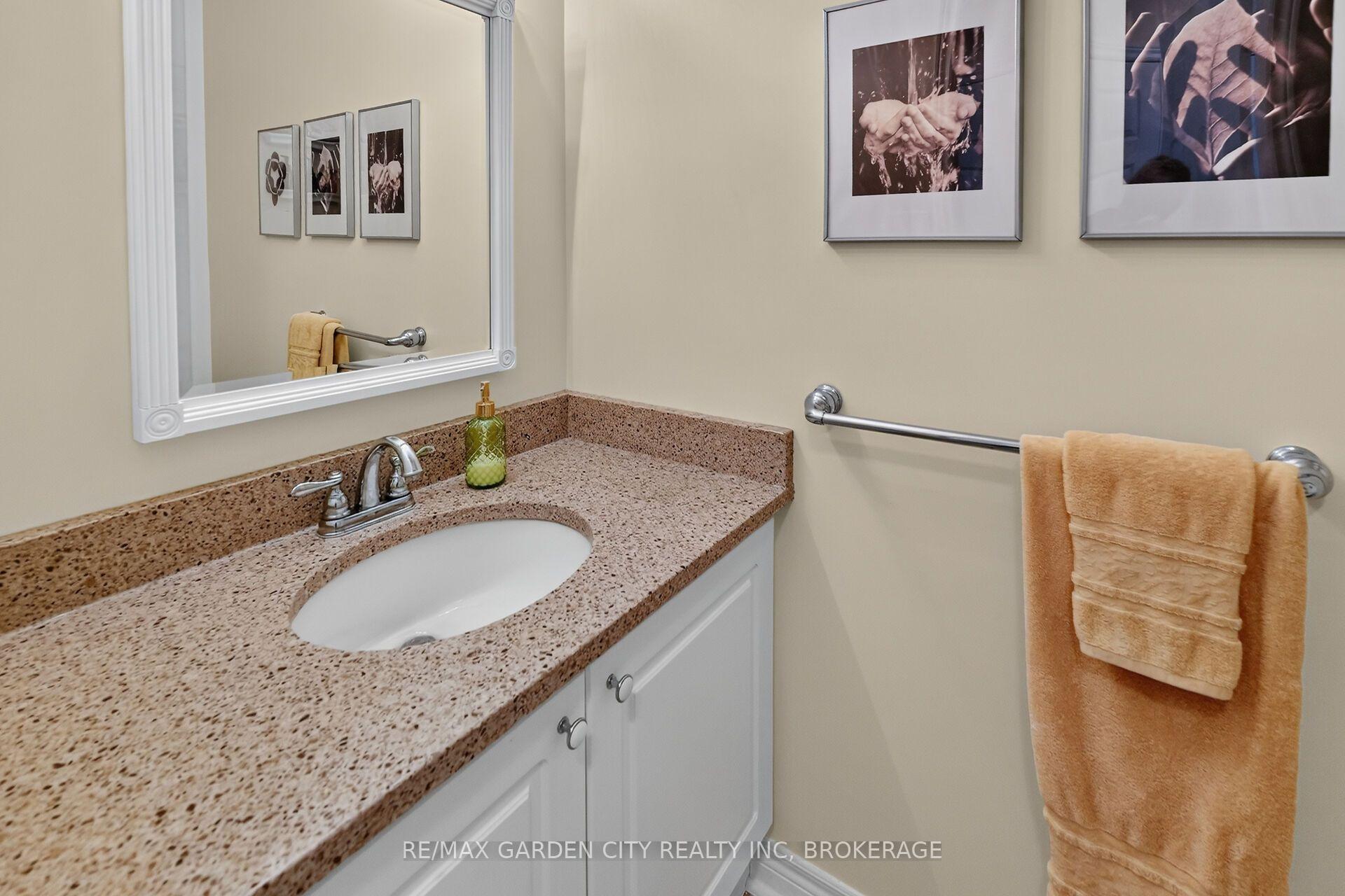 Photo 16 of 4039 Barry Drive, Lincoln, Beamsville — HOMEH