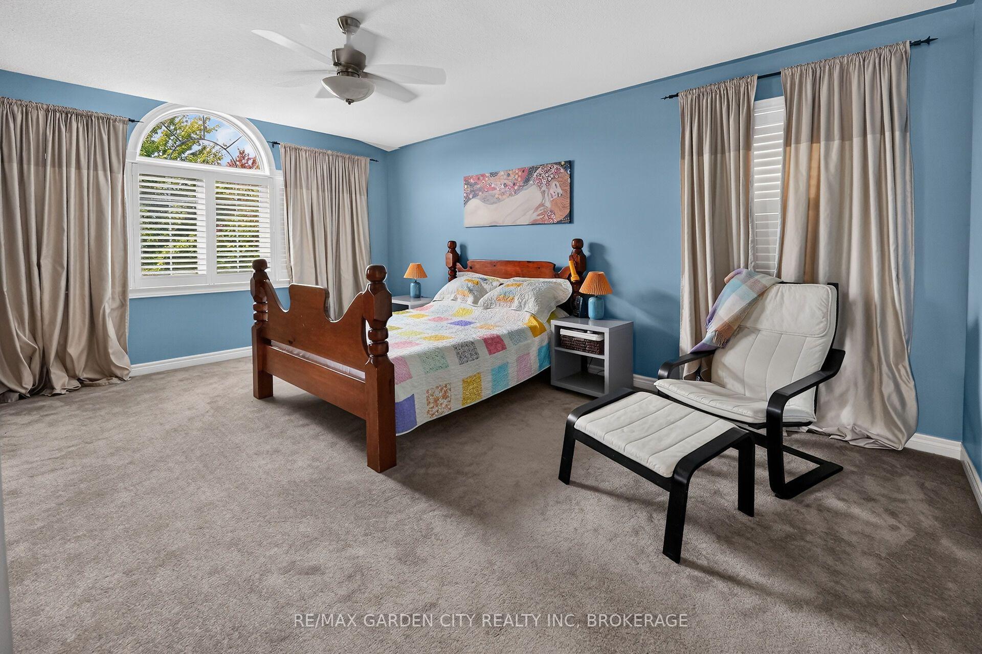 Photo 18 of 4039 Barry Drive, Lincoln, Beamsville — HOMEH