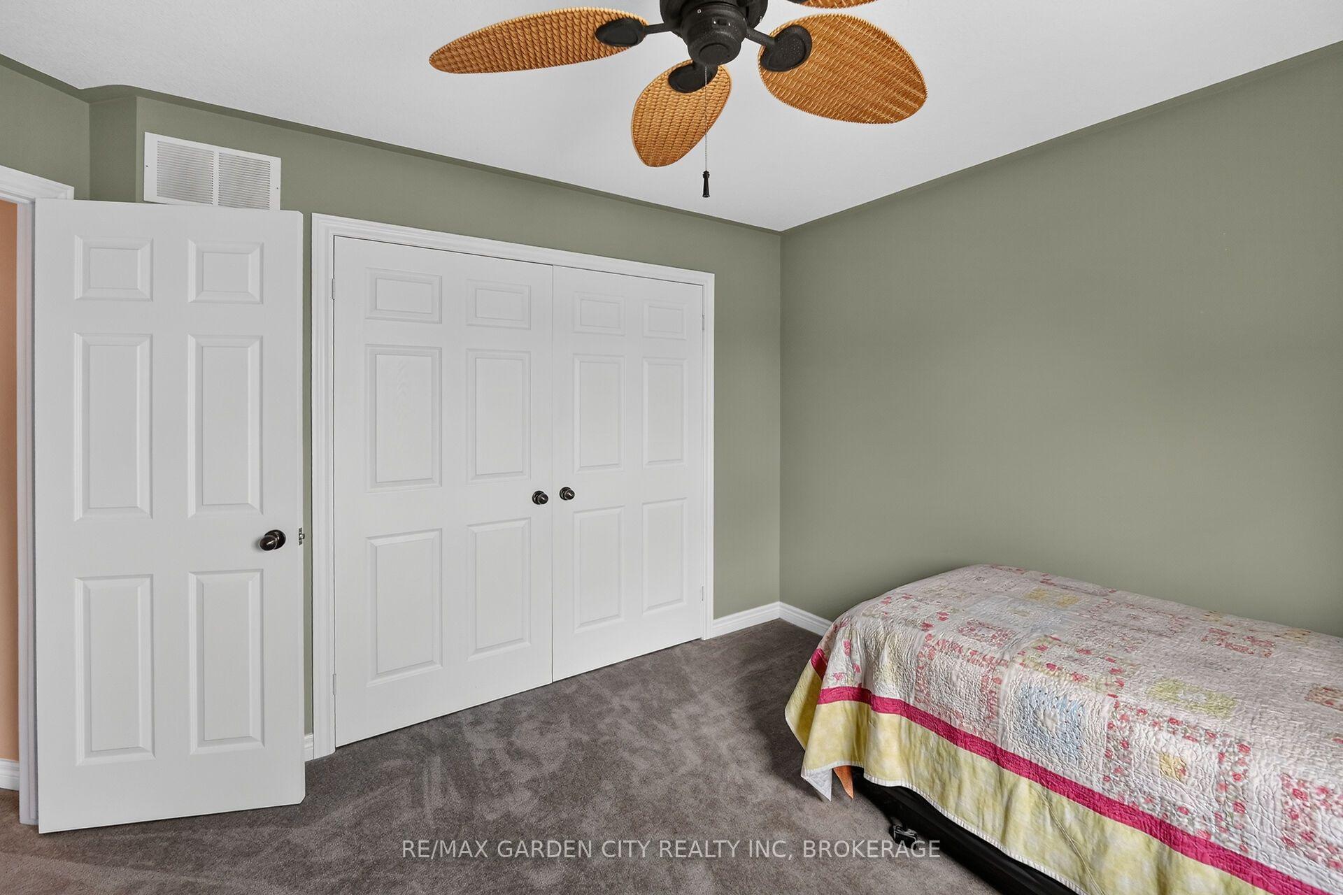 Photo 23 of 4039 Barry Drive, Lincoln, Beamsville — HOMEH