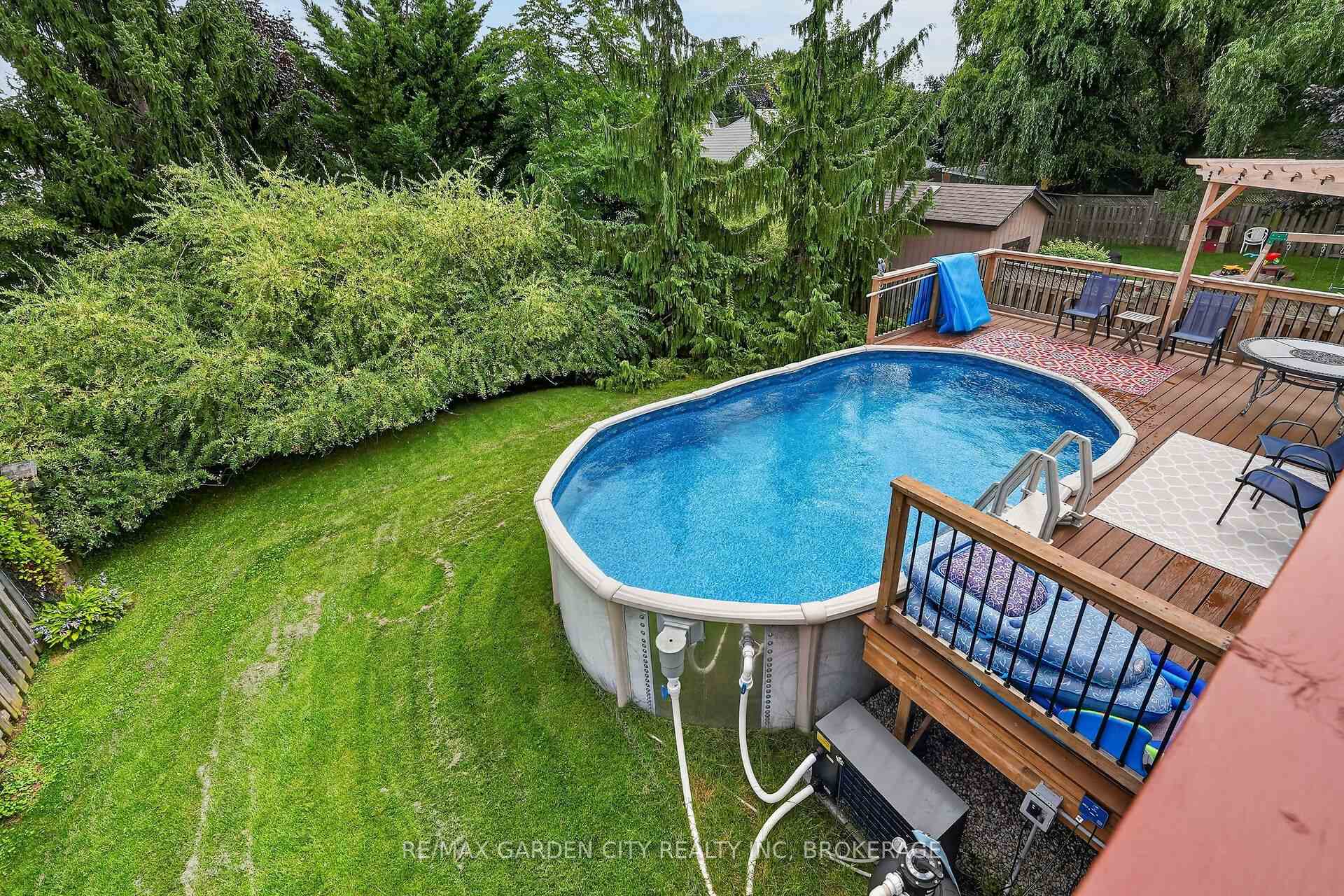 Photo 40 of 4039 Barry Drive, Lincoln, Beamsville — HOMEH