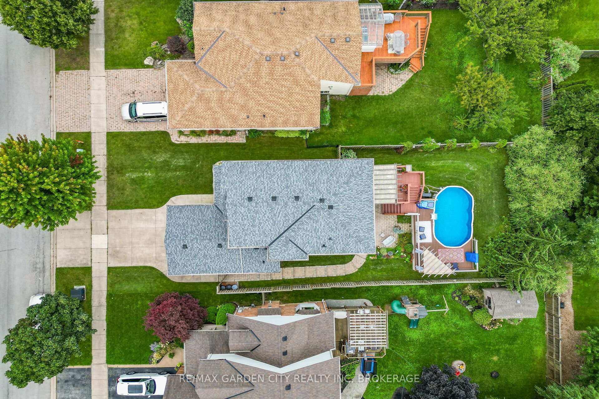 Photo 50 of 4039 Barry Drive, Lincoln, Beamsville — HOMEH