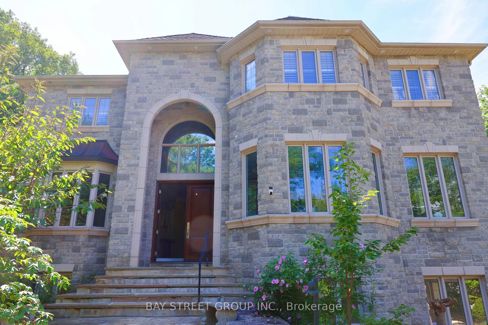 Photo 6 of 42 Loggers Trail, Whitchurch-Stouffville, Stouffville — HOMEH