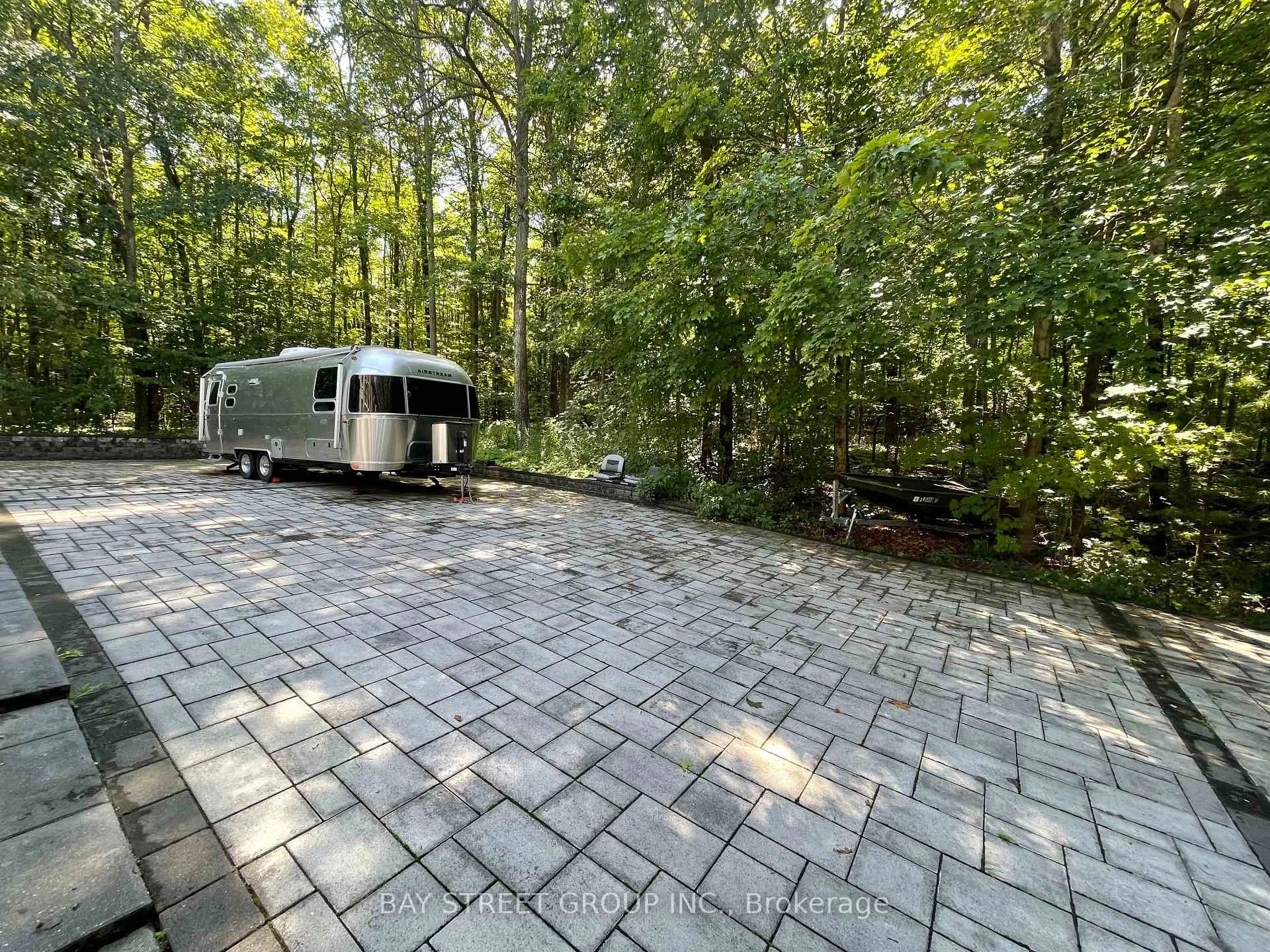 Photo 17 of 42 Loggers Trail, Whitchurch-Stouffville, Stouffville — HOMEH