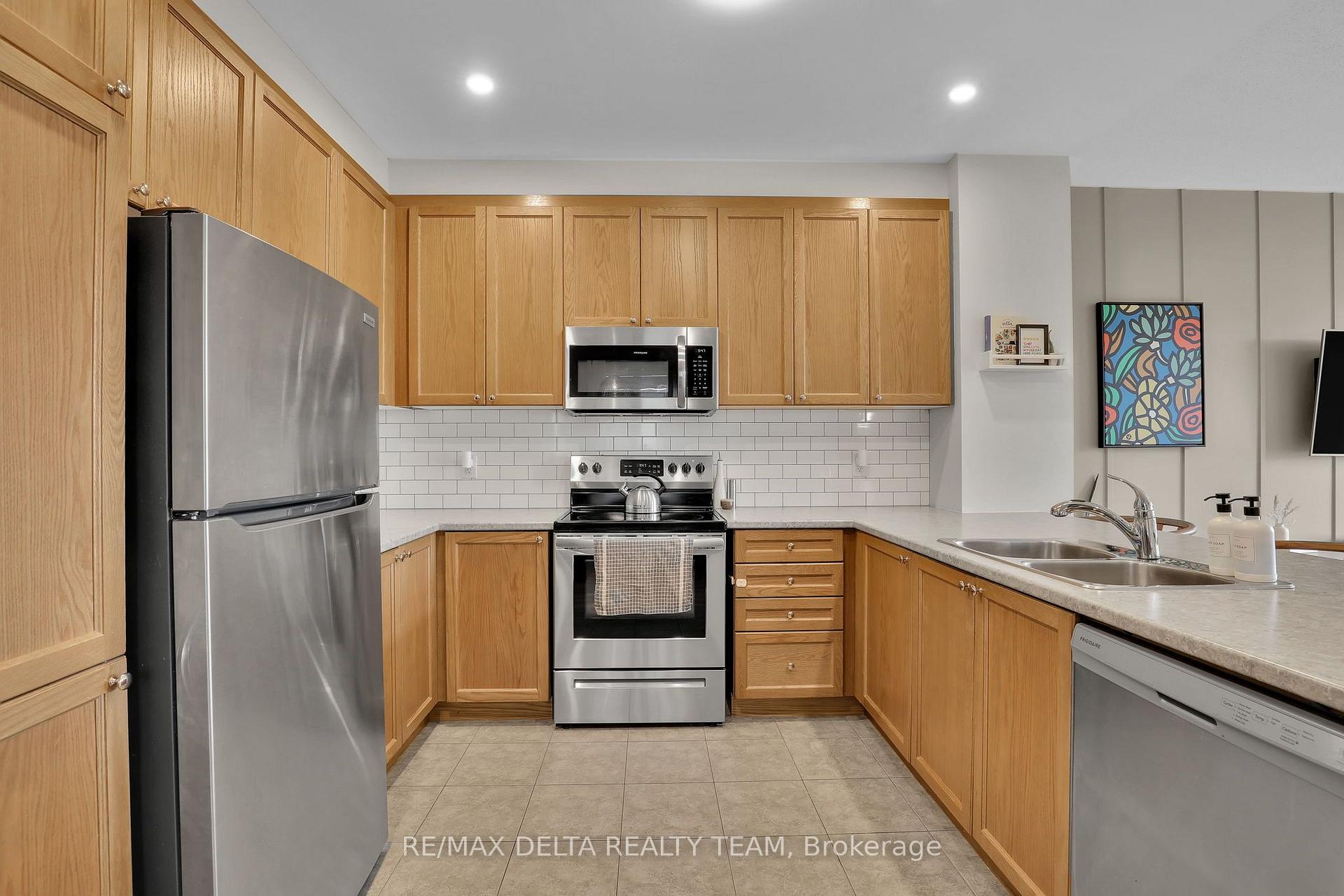 Photo 17 of 622 Bellatrix Walk, Ottawa, Barrhaven - Half Moon Bay — HOMEH