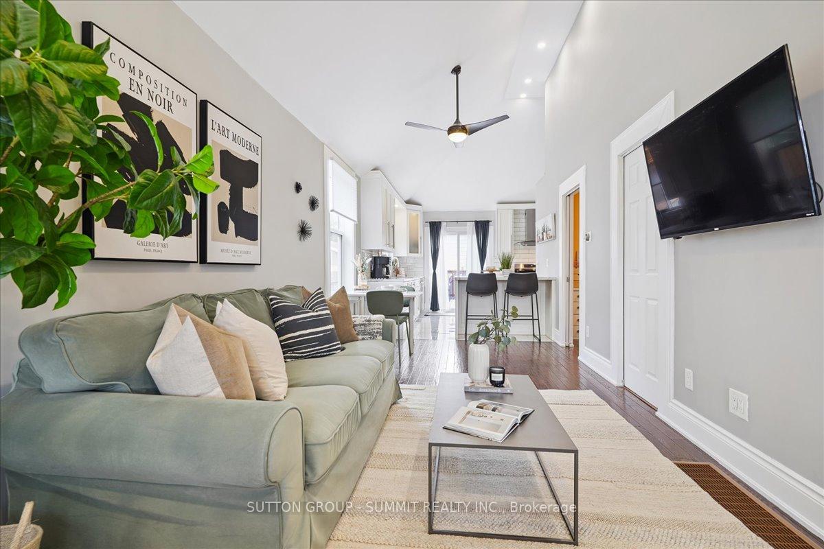 Photo 7 of 32 Allan Avenue, Hamilton, Homeside — HOMEH