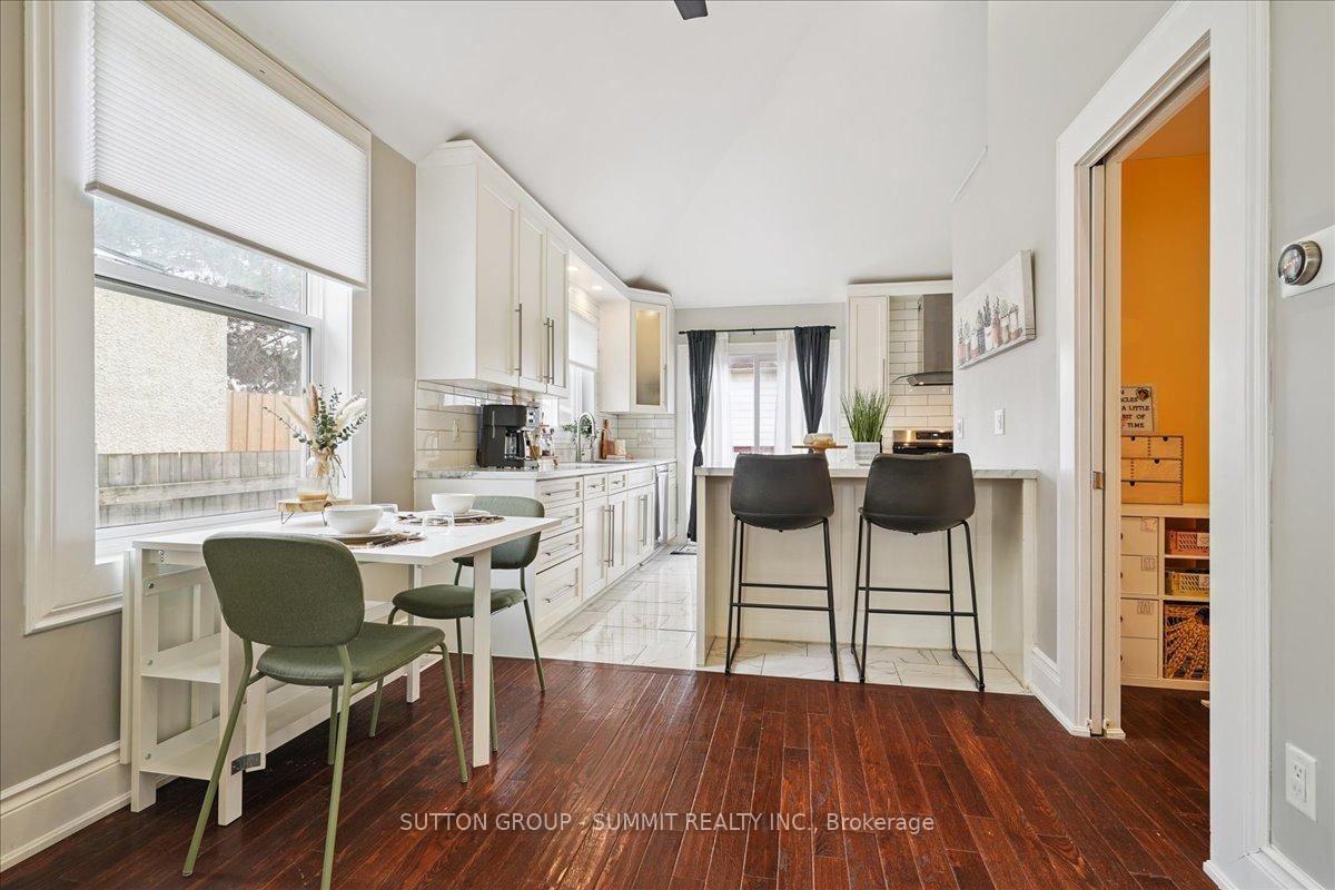 Photo 8 of 32 Allan Avenue, Hamilton, Homeside — HOMEH
