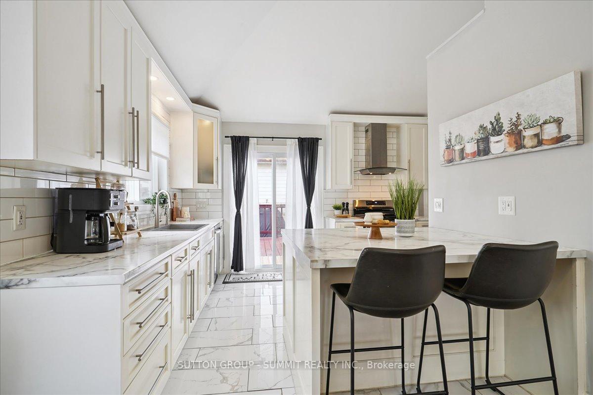 Photo 10 of 32 Allan Avenue, Hamilton, Homeside — HOMEH