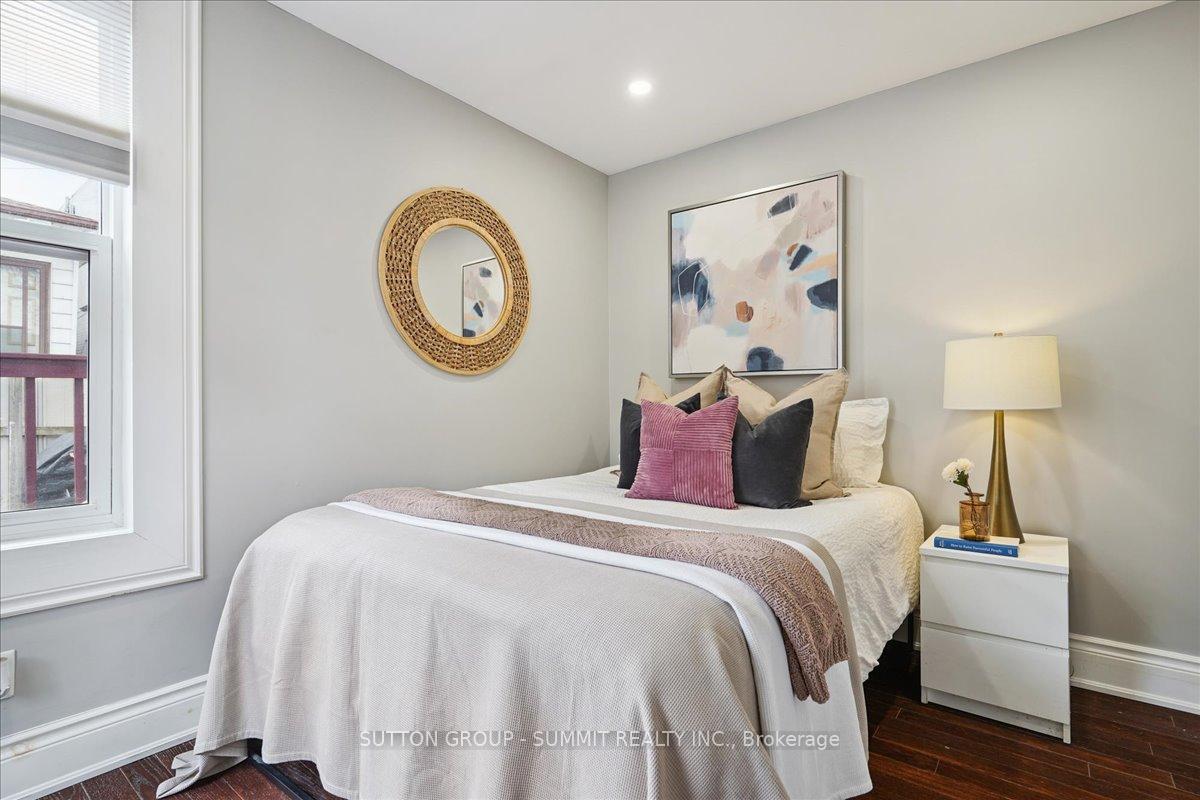 Photo 19 of 32 Allan Avenue, Hamilton, Homeside — HOMEH