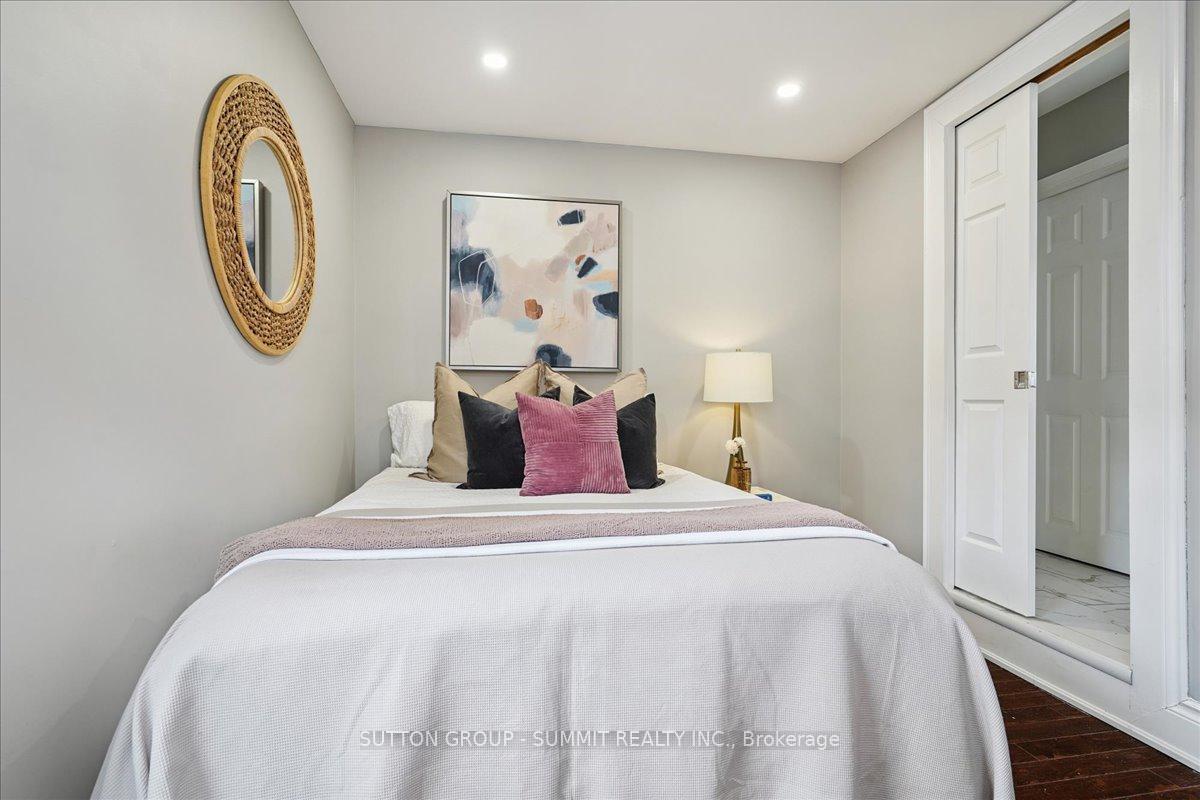 Photo 20 of 32 Allan Avenue, Hamilton, Homeside — HOMEH