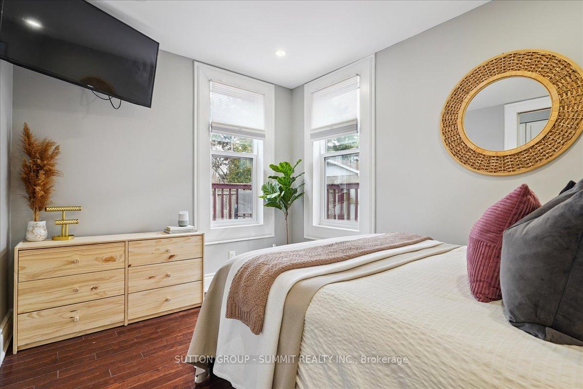 Photo 21 of 32 Allan Avenue, Hamilton, Homeside — HOMEH