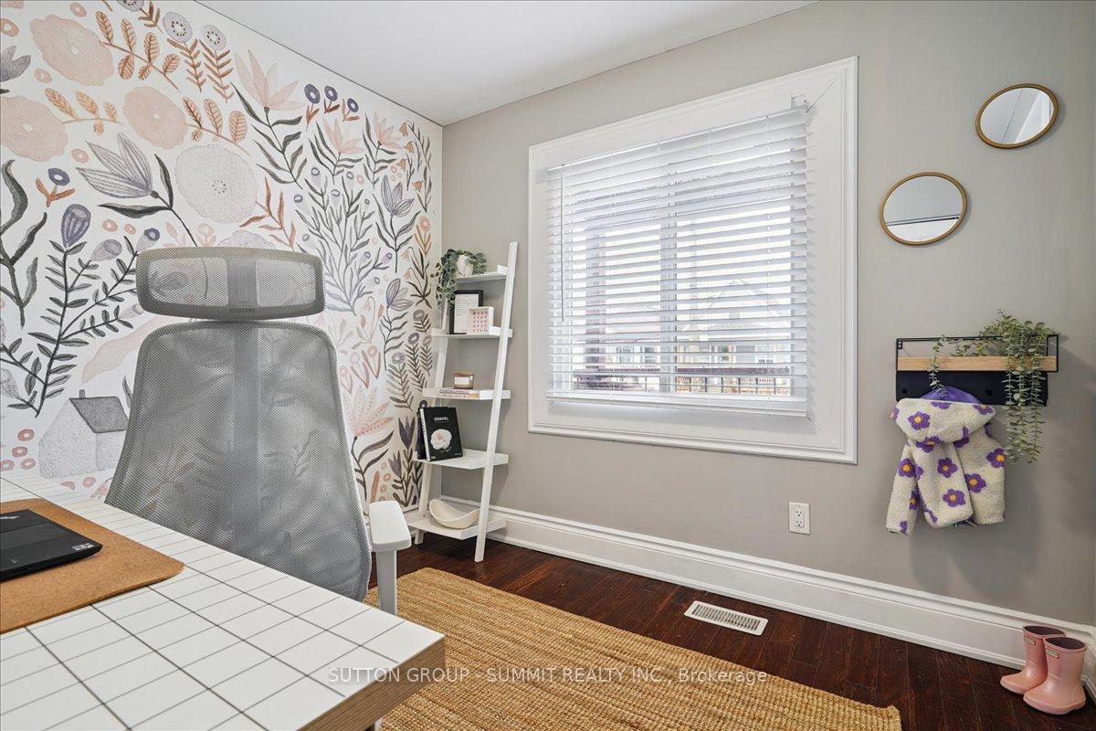Photo 25 of 32 Allan Avenue, Hamilton, Homeside — HOMEH